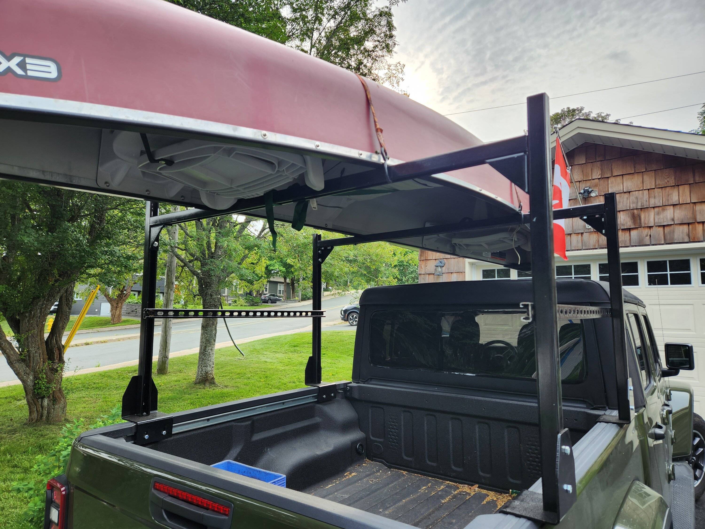 Jeep Gladiator How do you guys carry your kayaks? 20230729_175622