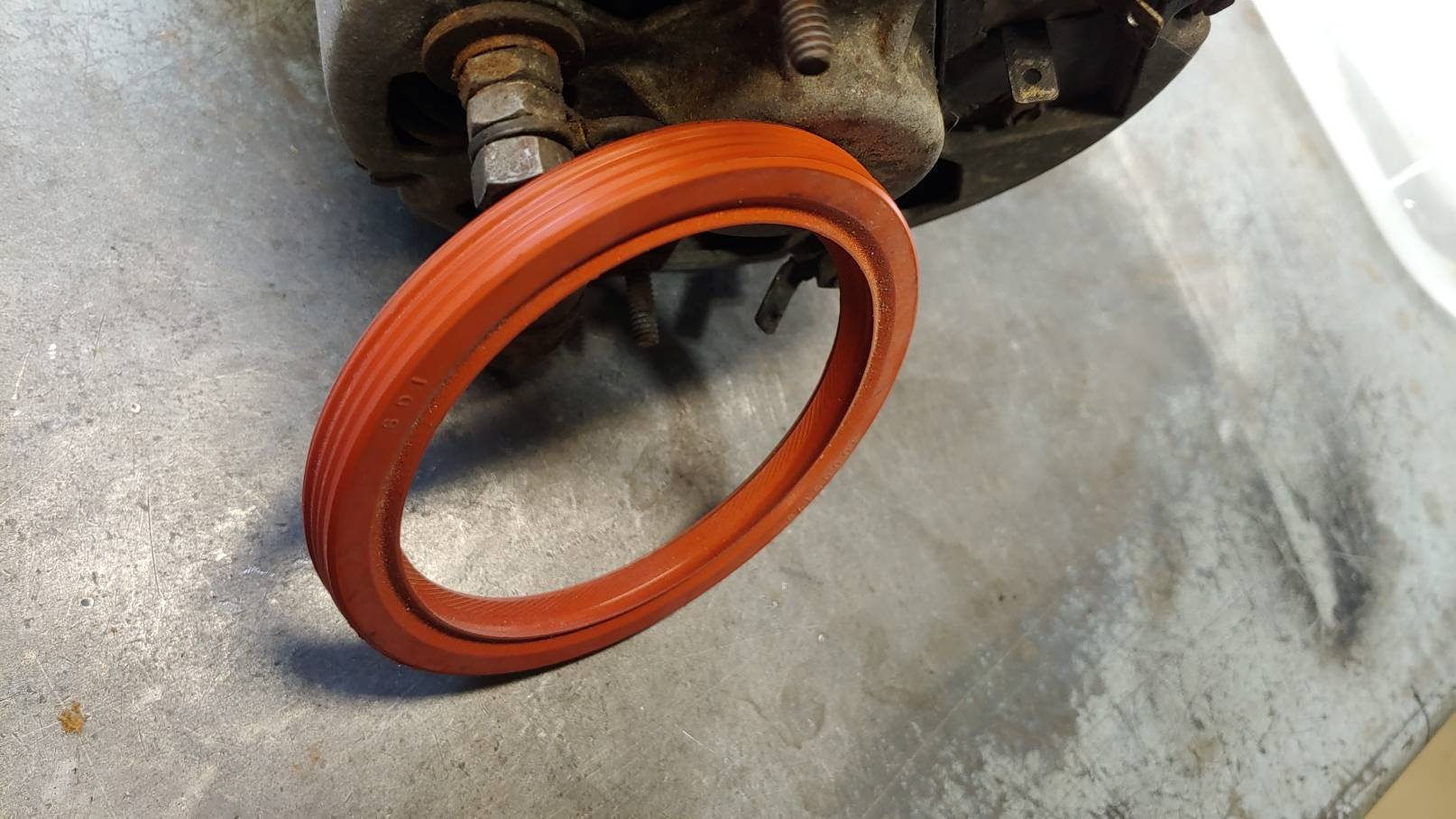Jeep Gladiator Oil leak - rear main seal it seems 20220225_145447