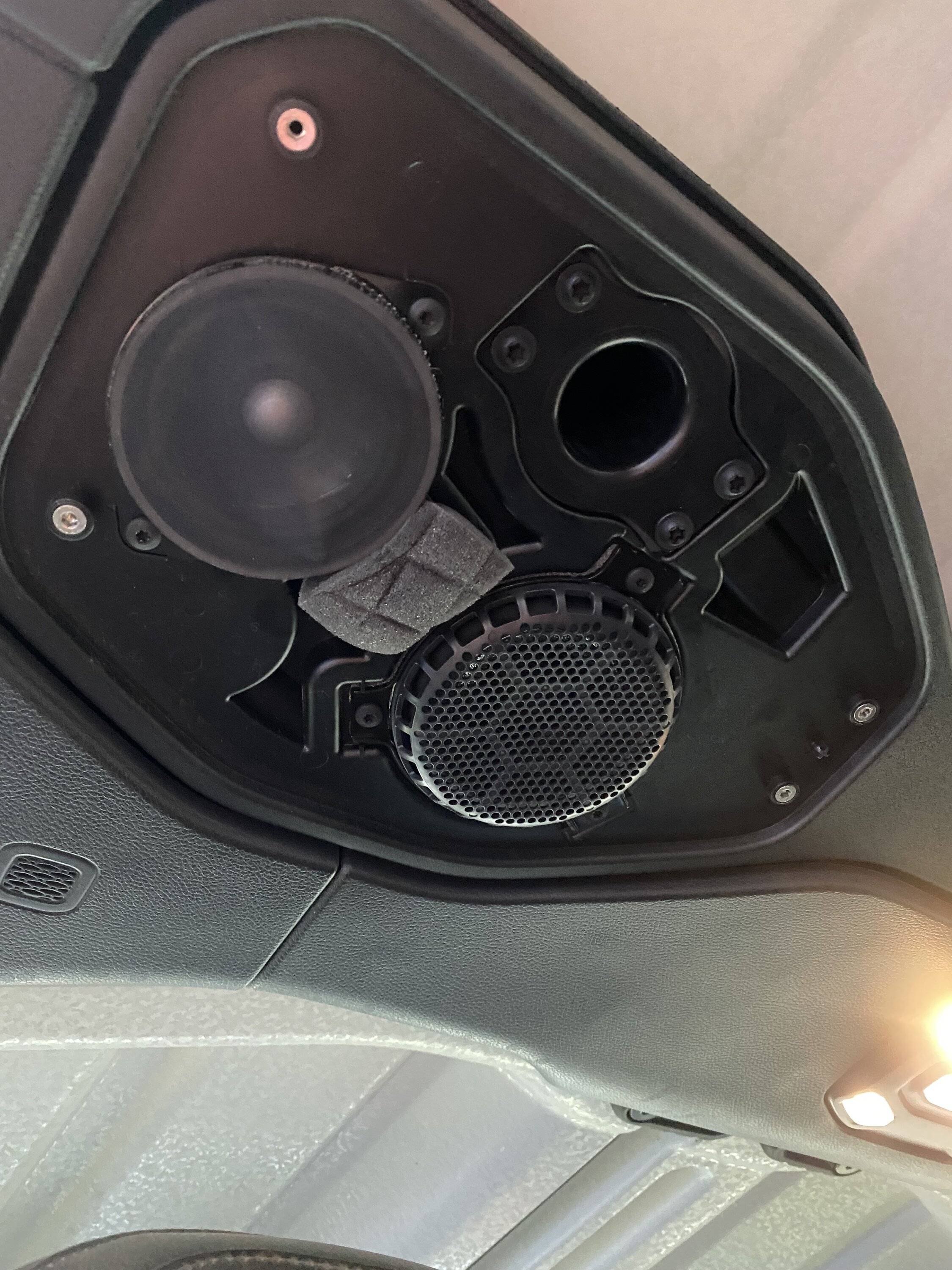 Jeep Gladiator Sound bar rattle IMG_4759