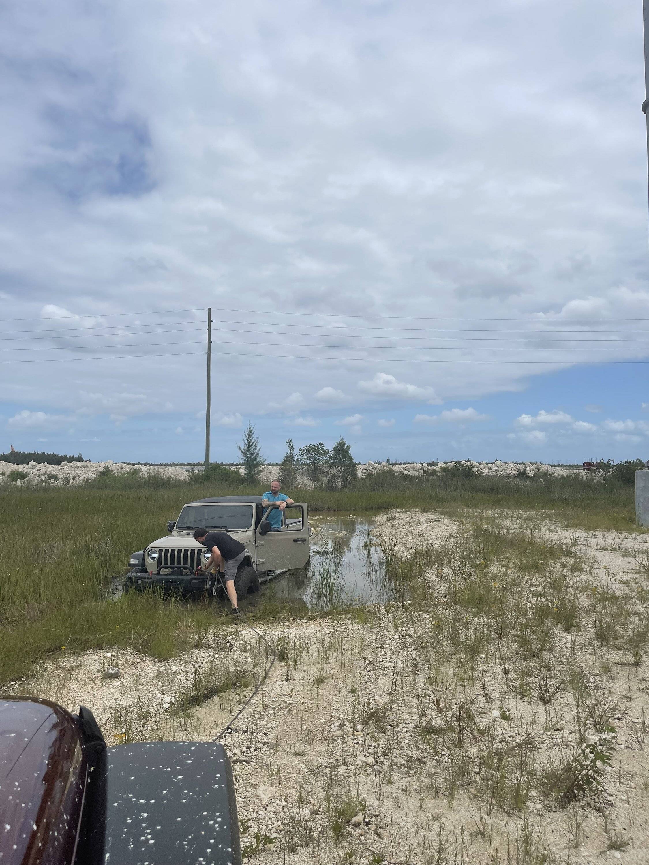 Jeep Gladiator Got Stuck Today; Need ELocker Help: Sport, Manual Trans IMG_8962