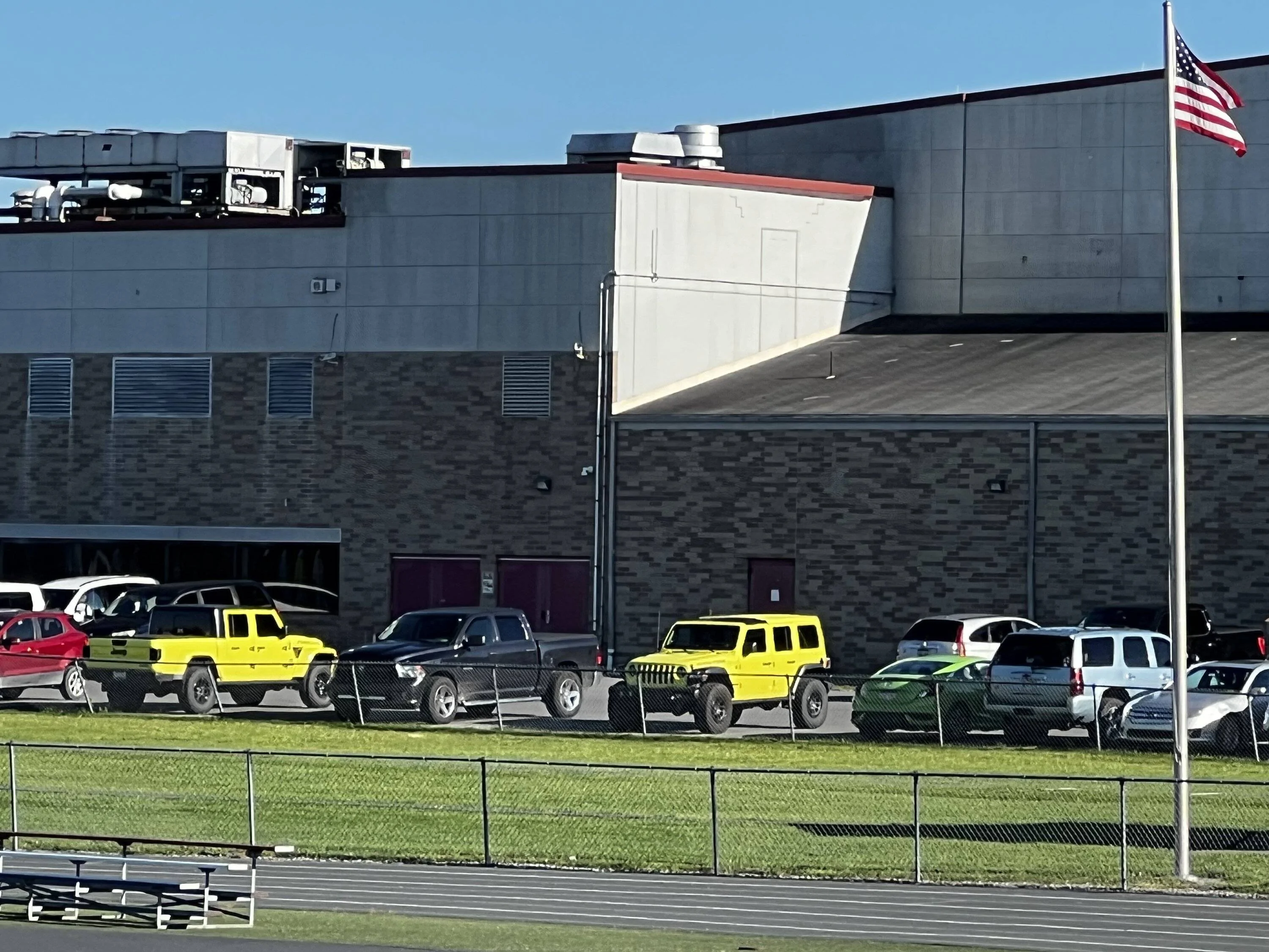 Jeep Gladiator Jeeps Parking Next To Jeeps IMG_1772