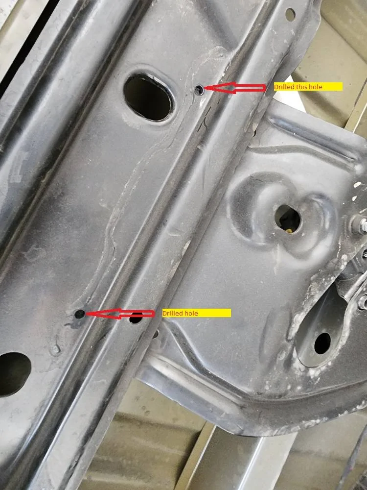 Jeep Gladiator ARB Twin Compressor Installed -- mounted under bed, above spare 20230902_115958