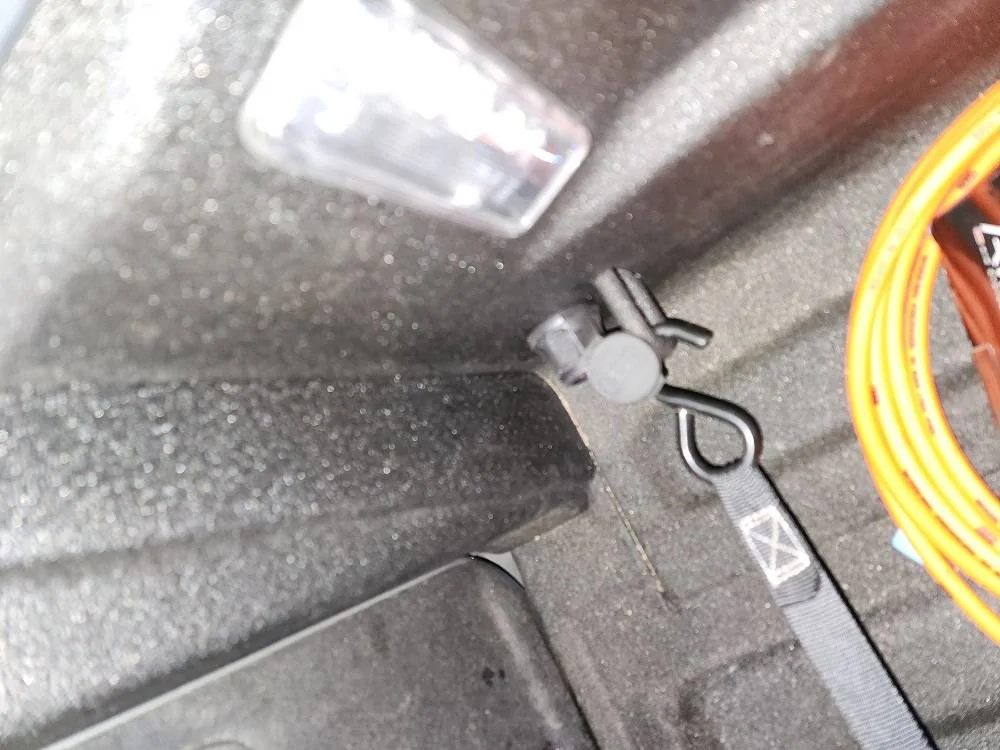 Jeep Gladiator ARB Twin Compressor Installed -- mounted under bed, above spare 20230906_113624