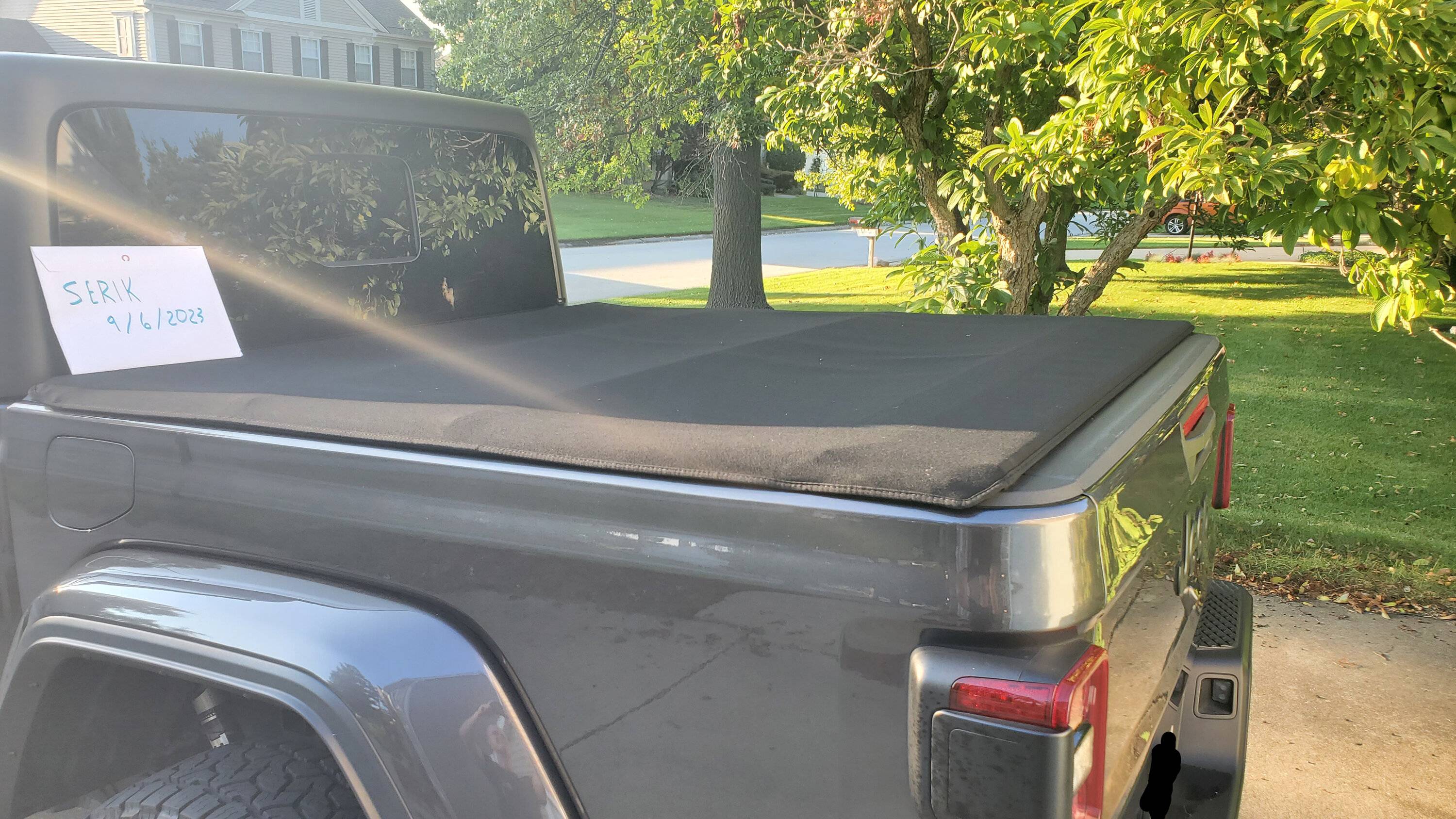 Jeep Gladiator Mopar Rollup Tonneau Cover 20230906_185741