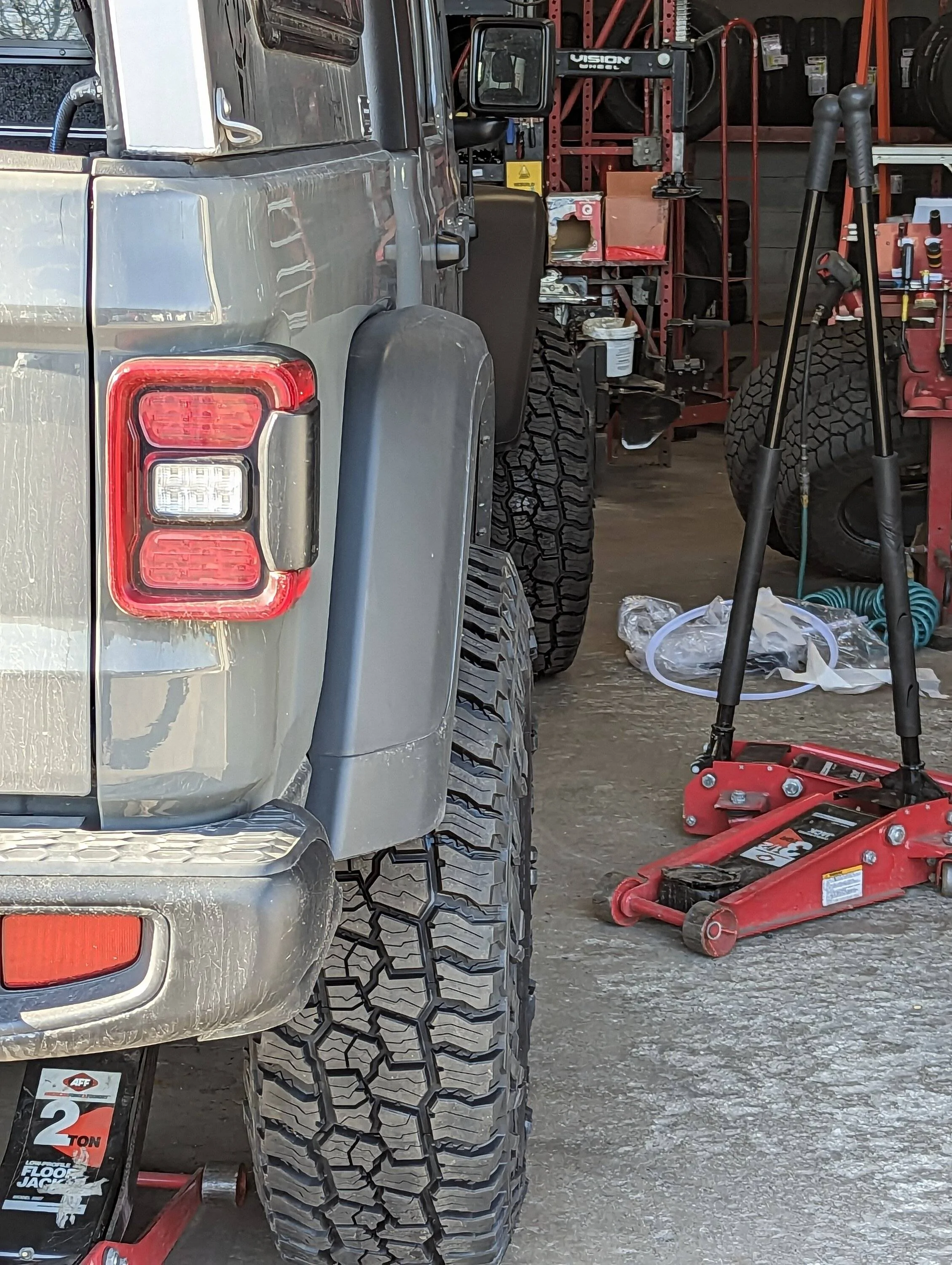 Jeep Gladiator Guys with 37s what wheels are you running? PXL_20230413_212543695