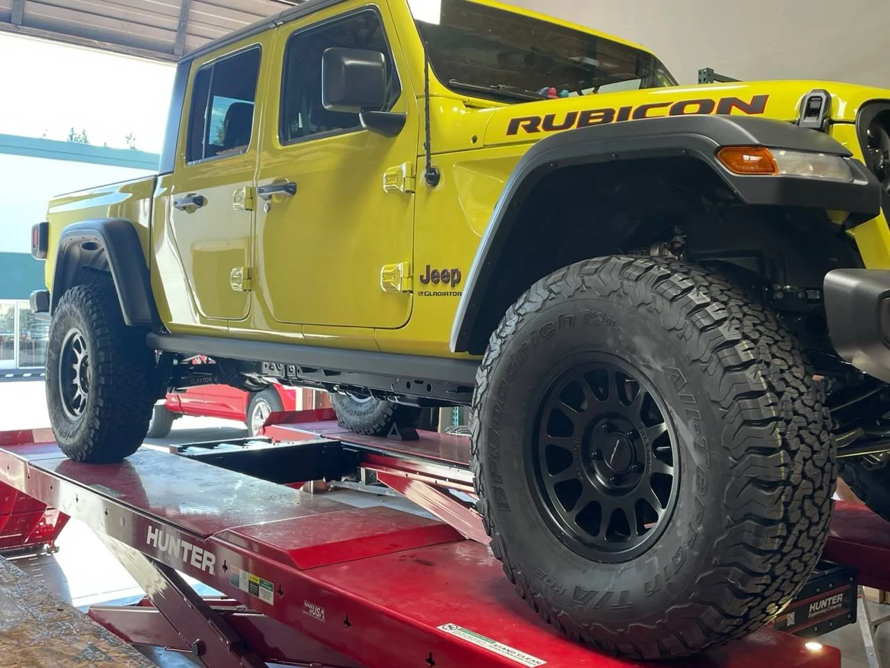 Jeep Gladiator Guys with 37s what wheels are you running? IMG_4187