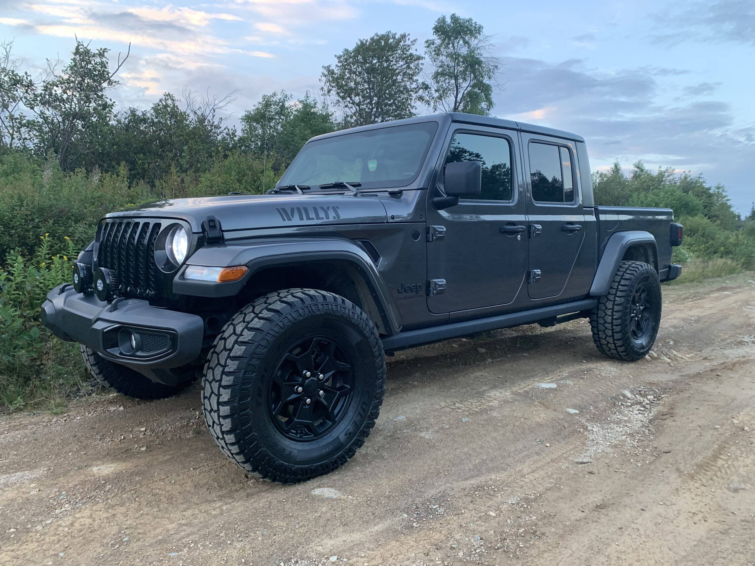 Jeep Gladiator Stock Wheels with 315/70-17, leveled, wheel spacer? BCD886C3-4218-4FE6-AD2A-27A1DB5A9738