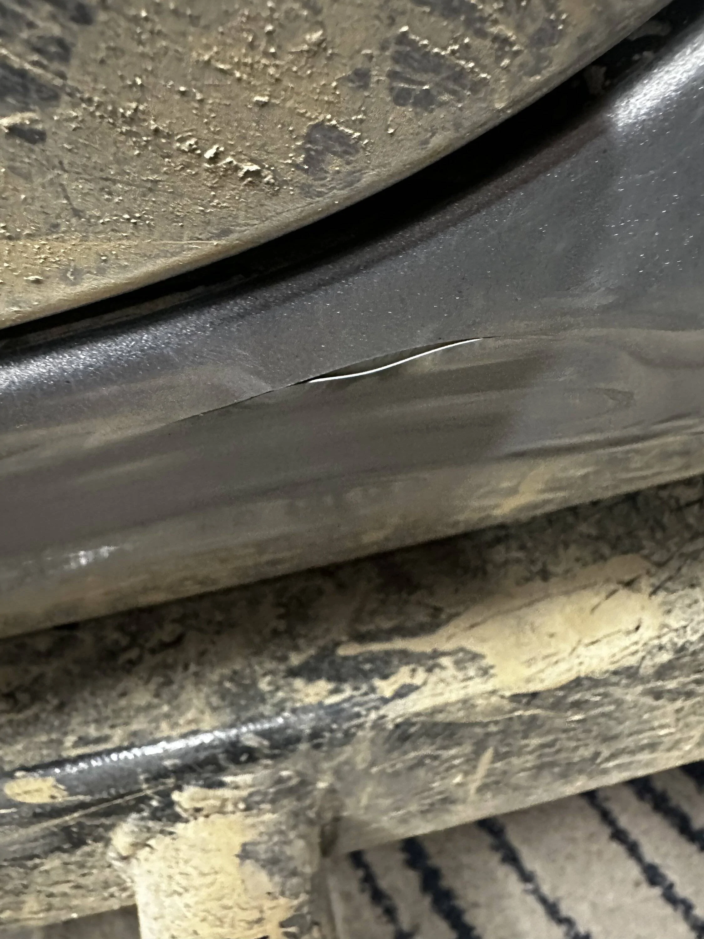 Jeep Gladiator Cracked paint diy fix? IMG_0258