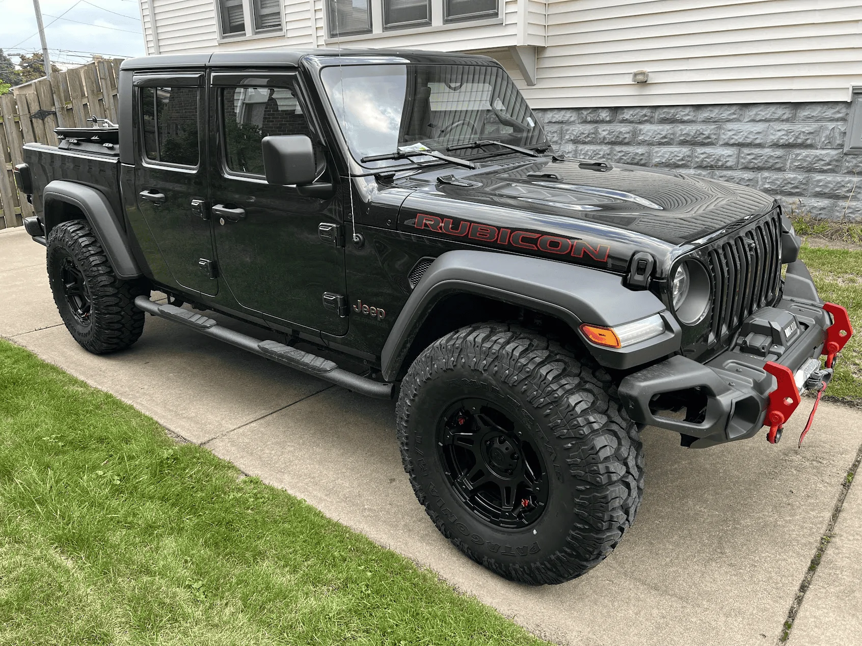 Jeep Gladiator Guys with 37s what wheels are you running? 1694384557594
