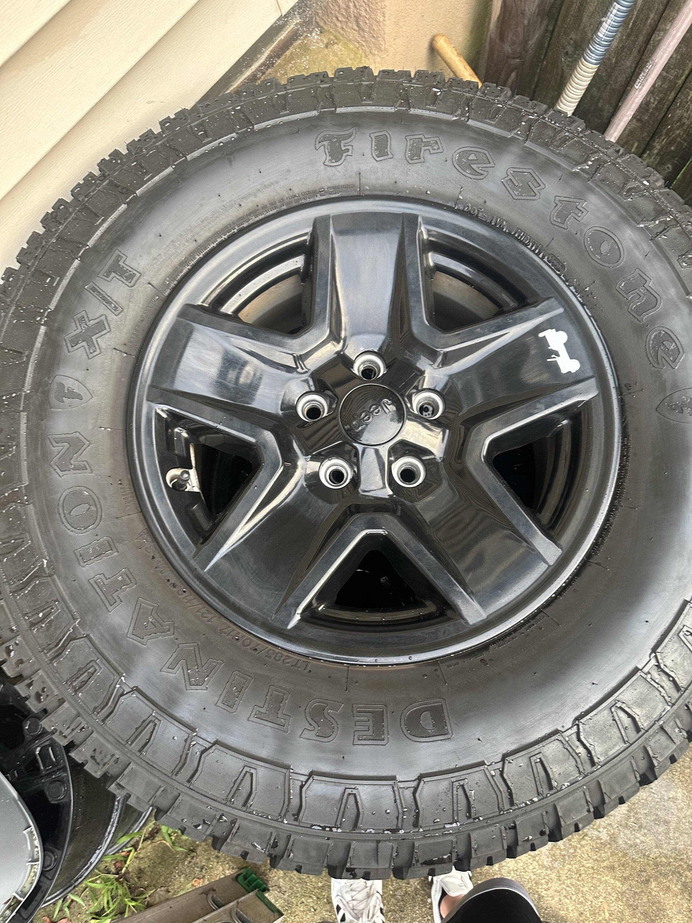 Jeep Gladiator 4X 285/70/17 with Sport S wheels and covers IMG_1773