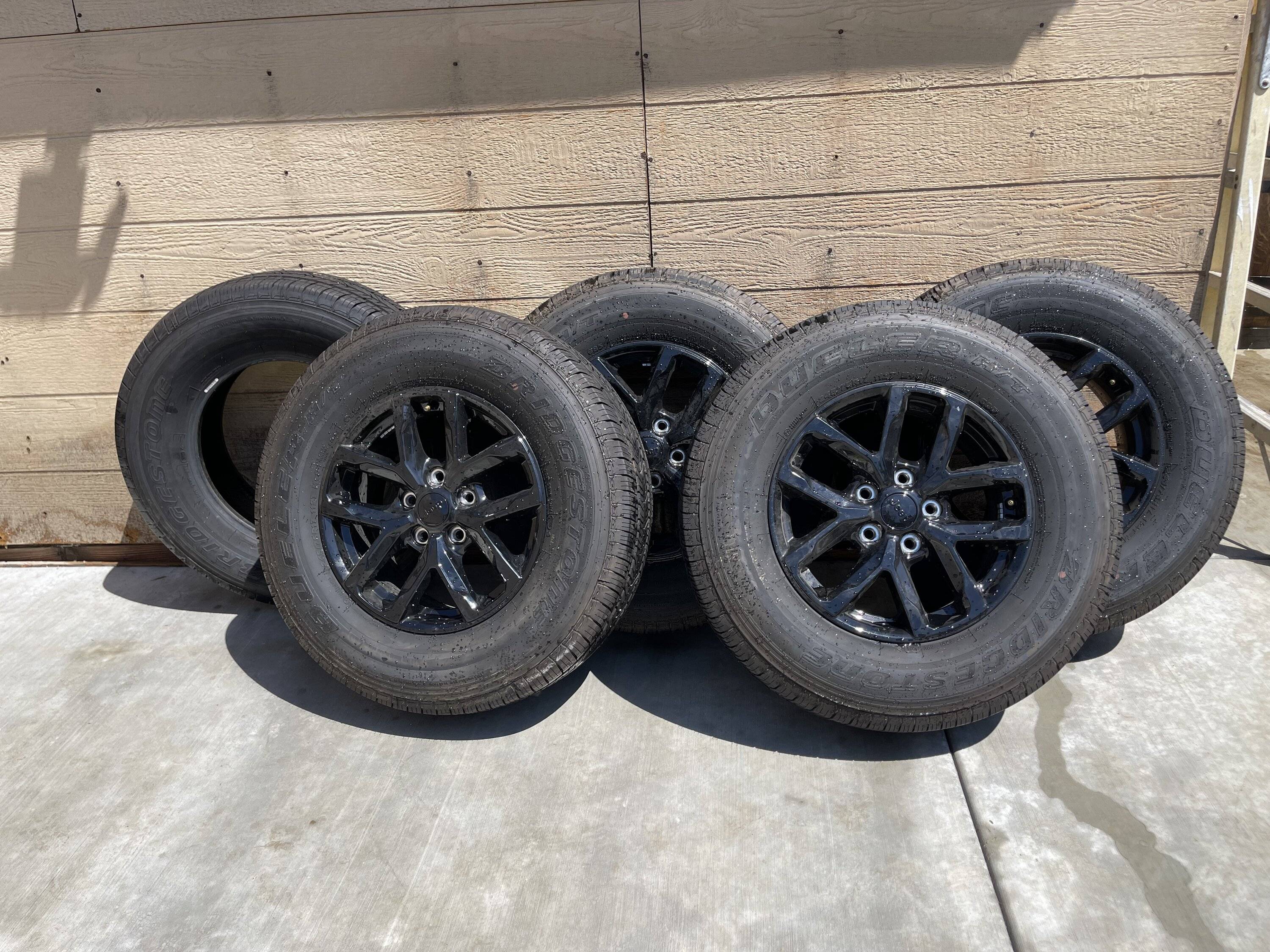 Jeep Gladiator 5 - 245/75/17 Bridgestone hueler IMG_3168