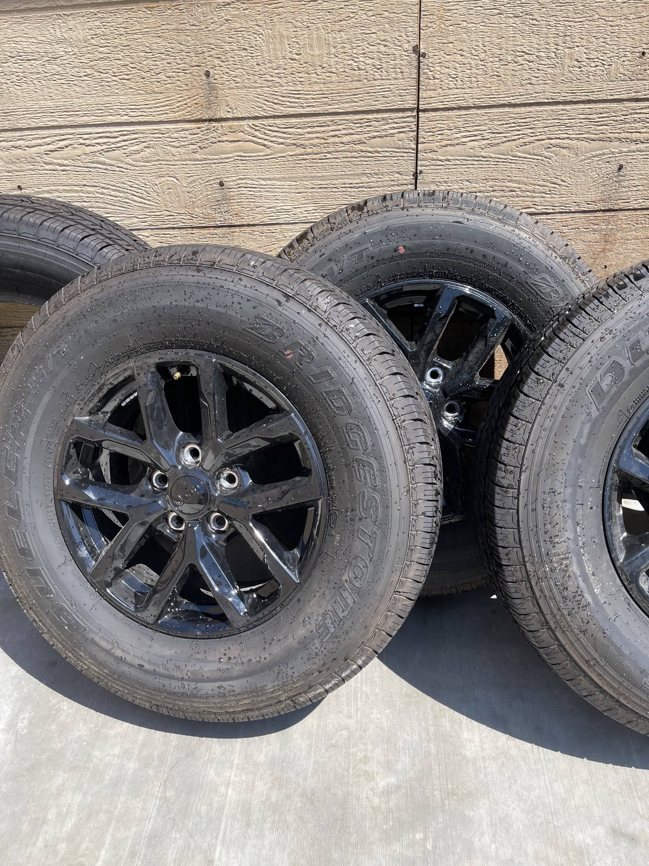 Jeep Gladiator 5 - 245/75/17 Bridgestone hueler IMG_3170