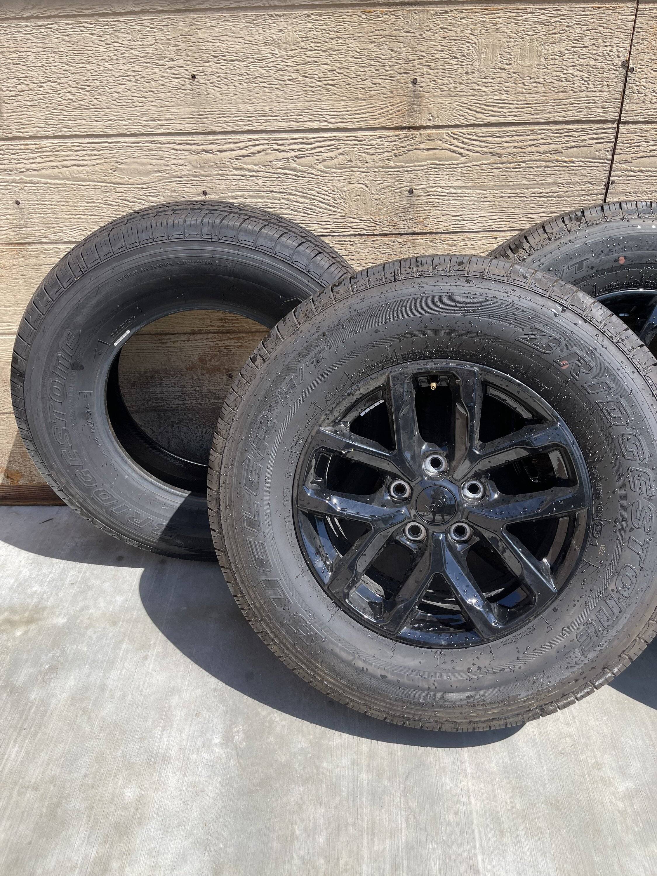 Jeep Gladiator 5 - 245/75/17 Bridgestone hueler IMG_3171