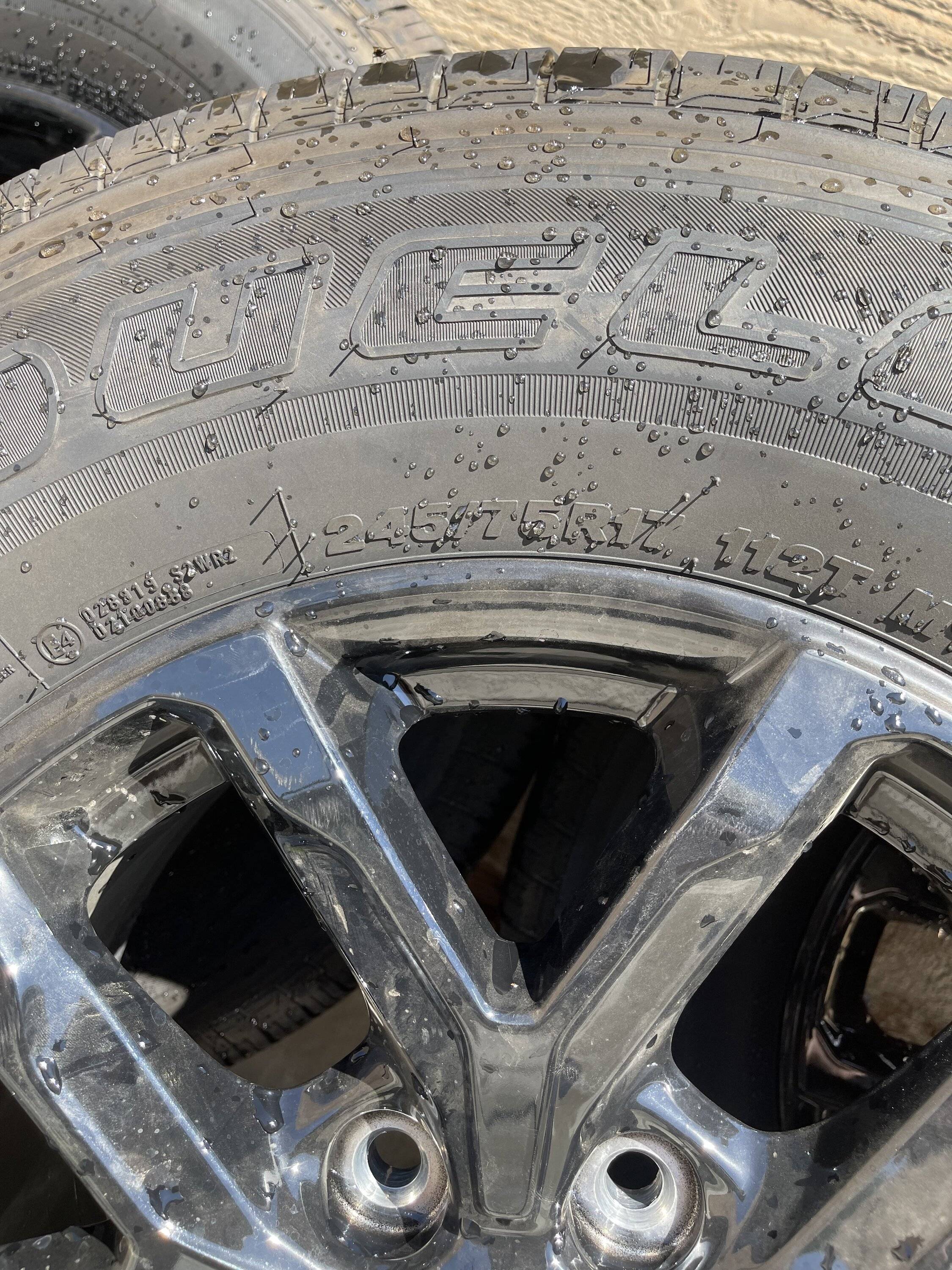 Jeep Gladiator 5 - 245/75/17 Bridgestone hueler IMG_3174