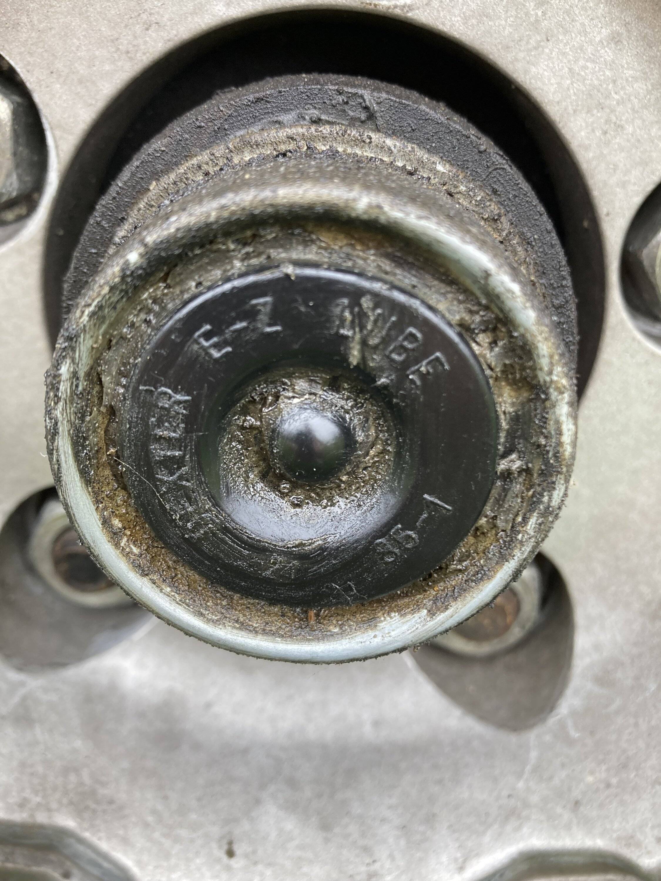 Jeep Gladiator Greasing axle bearings wheel