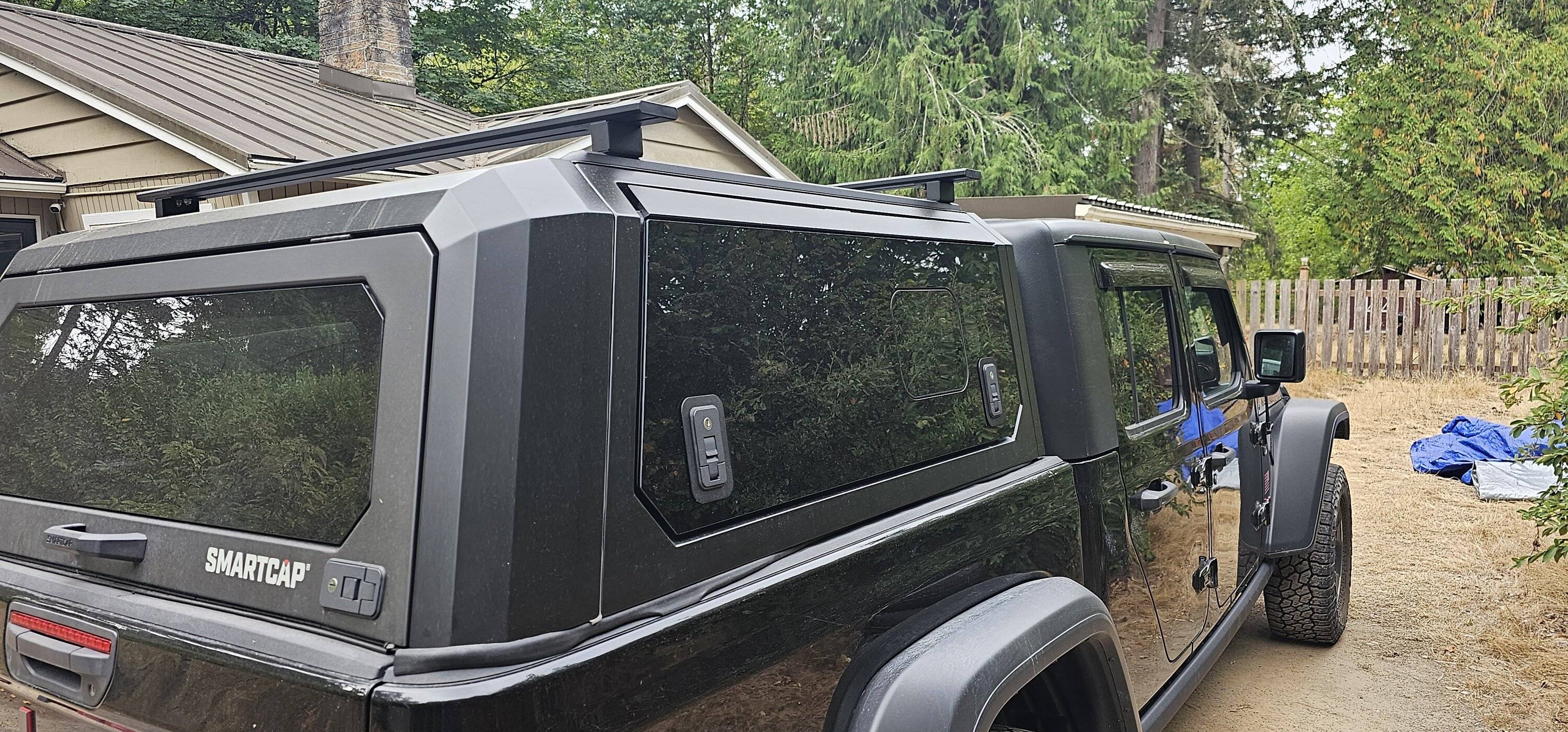 Jeep Gladiator RSi SmartCap EVO Sport Series w/ Load Bars 20230911_095428