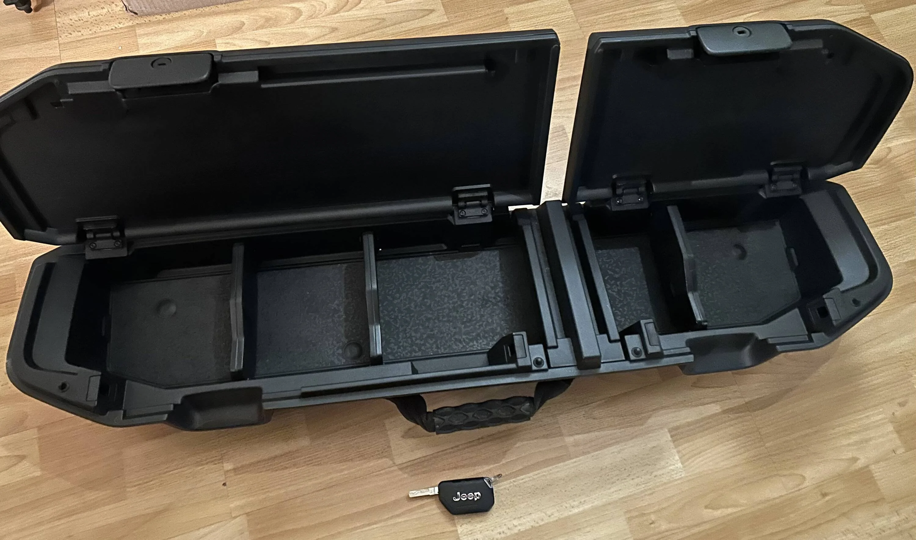 Jeep Gladiator Locking rear seat storage lockbox with key! IMG_4050