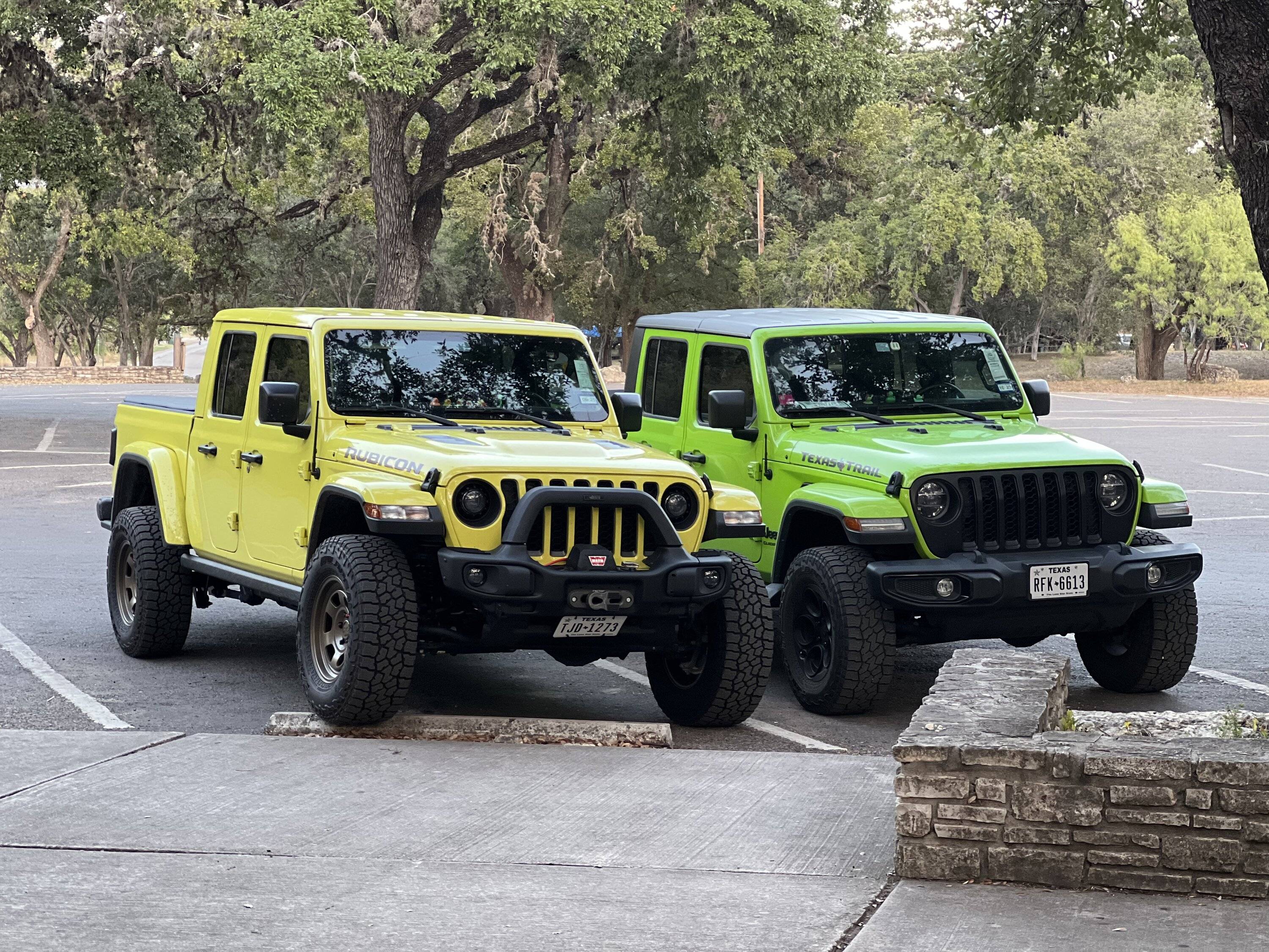 Jeep Gladiator HIGH VELOCITY Gladiator JT Club 39C1BCAB-5D5A-4E79-A5B9-DBEA1E3738BD