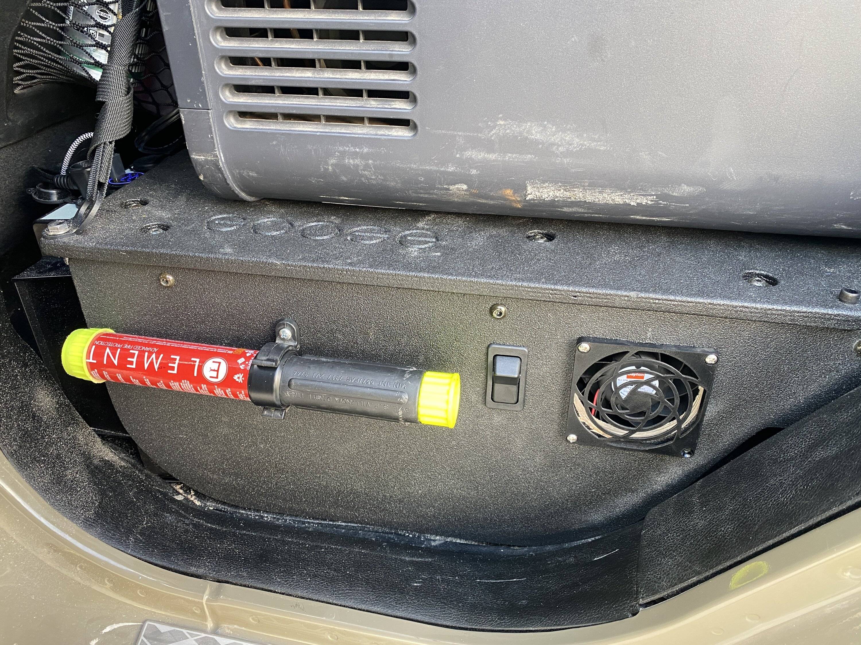 Jeep Gladiator Converted Starlink to 12V to use less power IMG_6884.JPG