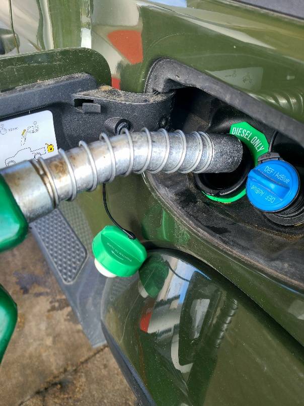 Jeep Gladiator Fuel neck mod happiness 1000001295
