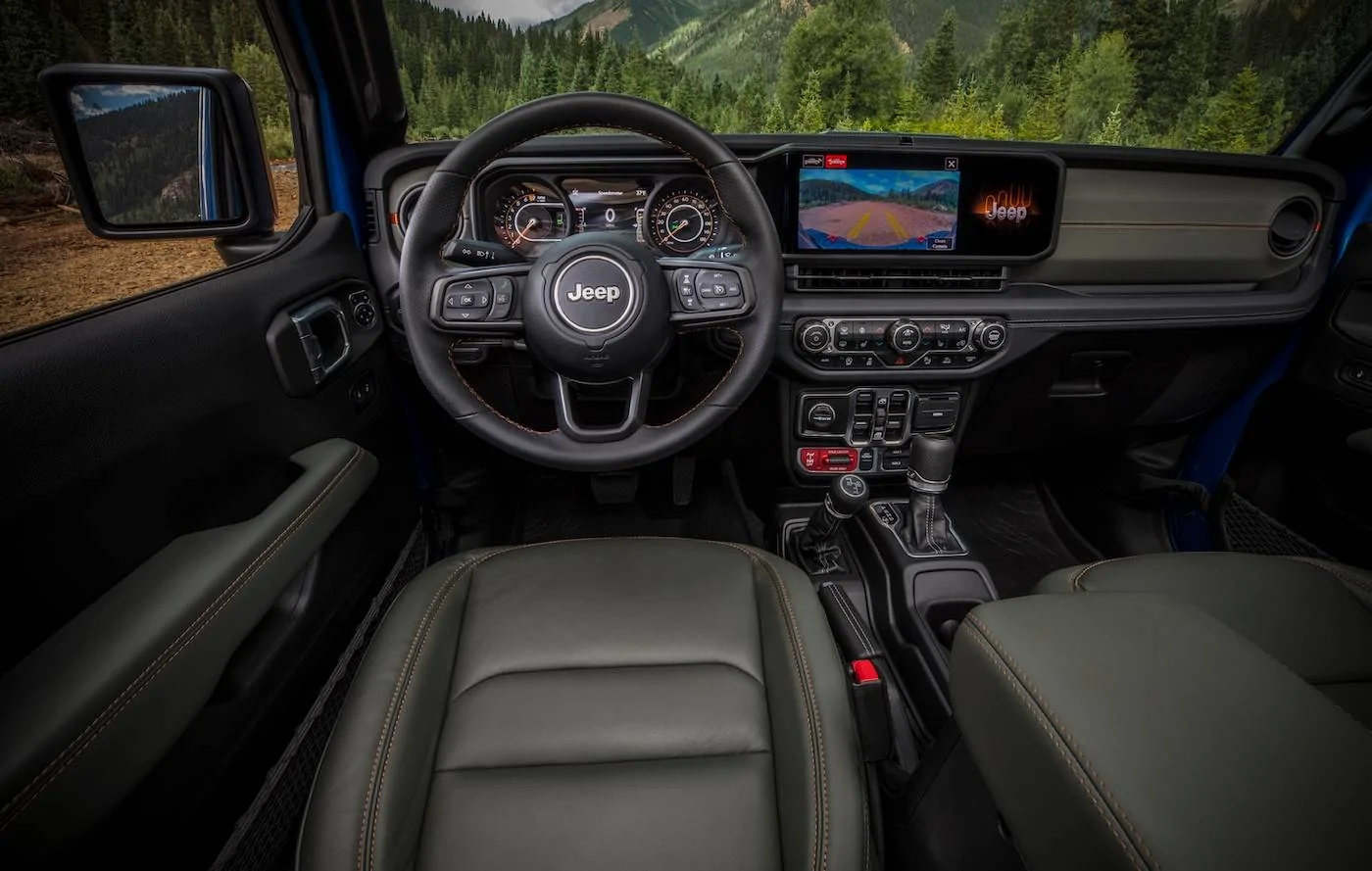 Jeep Gladiator 2024 Jeep Gladiator debuts with new grille, interior, more options and upper trim levels JP024_092GL