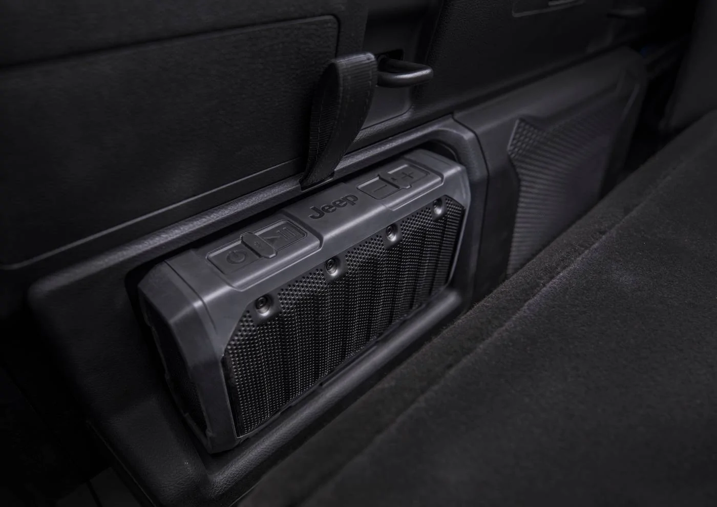Jeep Gladiator 2024 Jeep Gladiator debuts with new grille, interior, more options and upper trim levels JP024_102GL