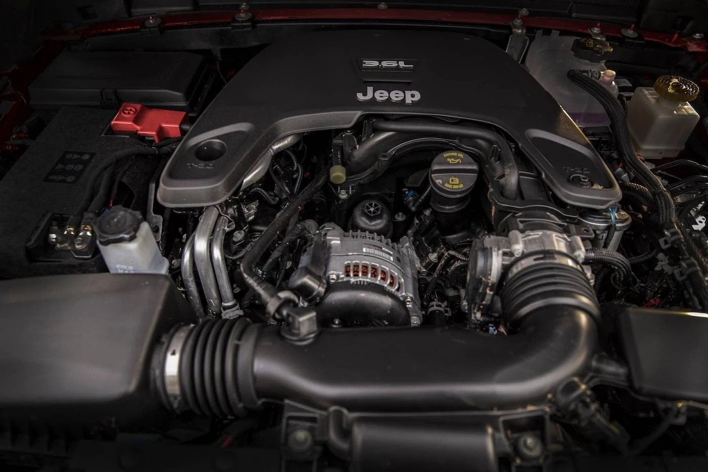 Jeep Gladiator 2024 Jeep Gladiator debuts with new grille, interior, more options and upper trim levels ET024_036EP