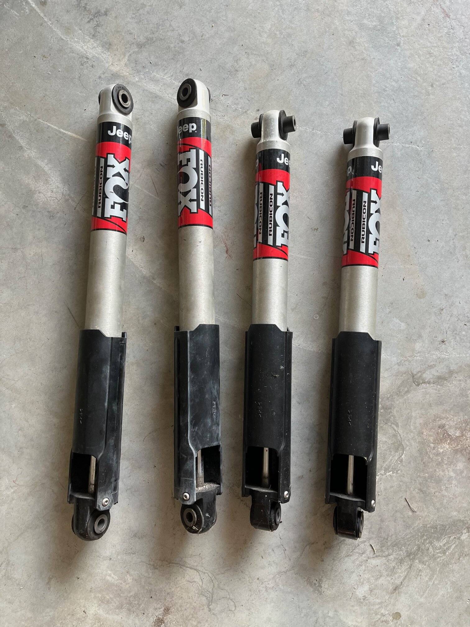 Jeep Gladiator 4 rubicon fox shocks IMG_0379