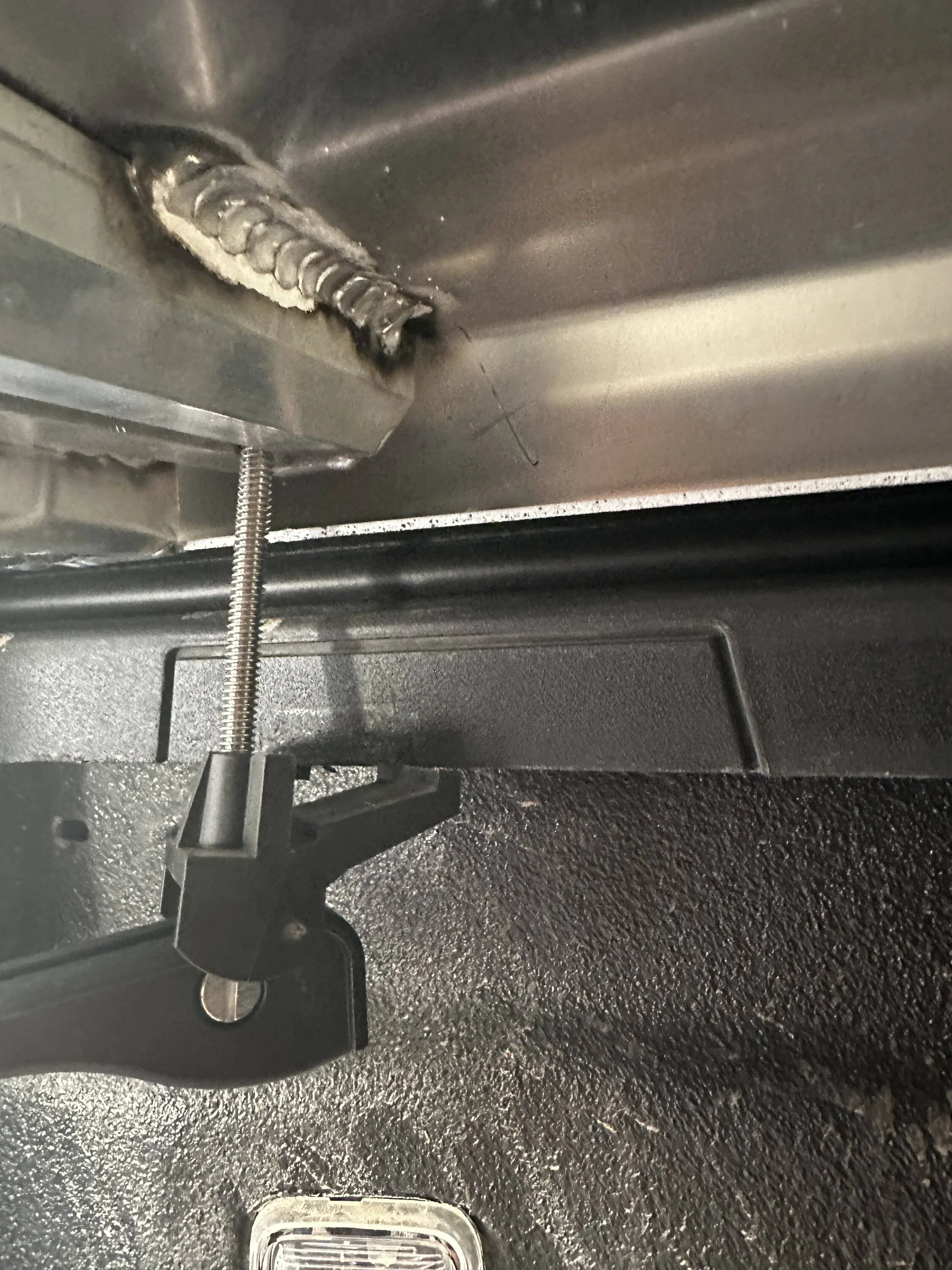 Jeep Gladiator DiamondBack Switchback Cover IMG_8628