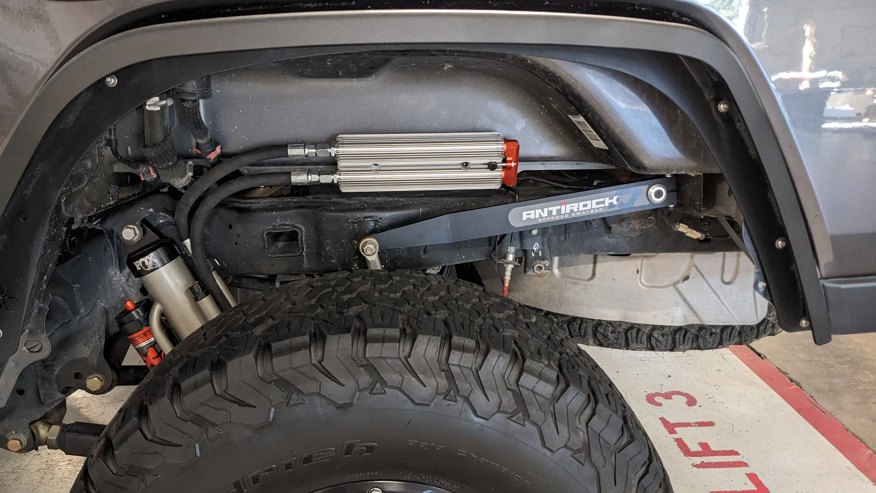 Jeep Gladiator Max rear wheel travel PXL_20230829_005033752