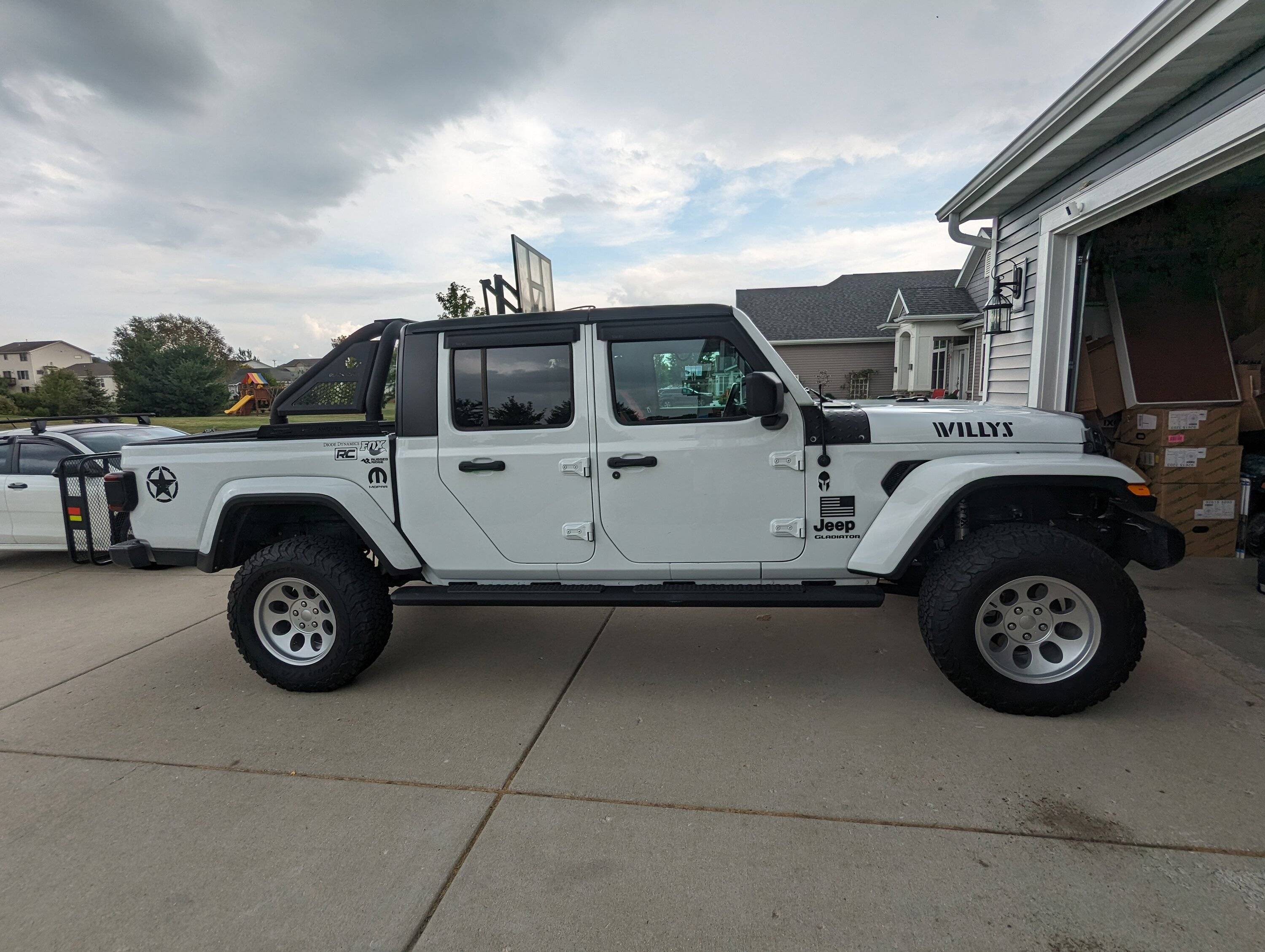Jeep Gladiator BRIGHT WHITE Gladiator JT Club PXL_20230910_220234011