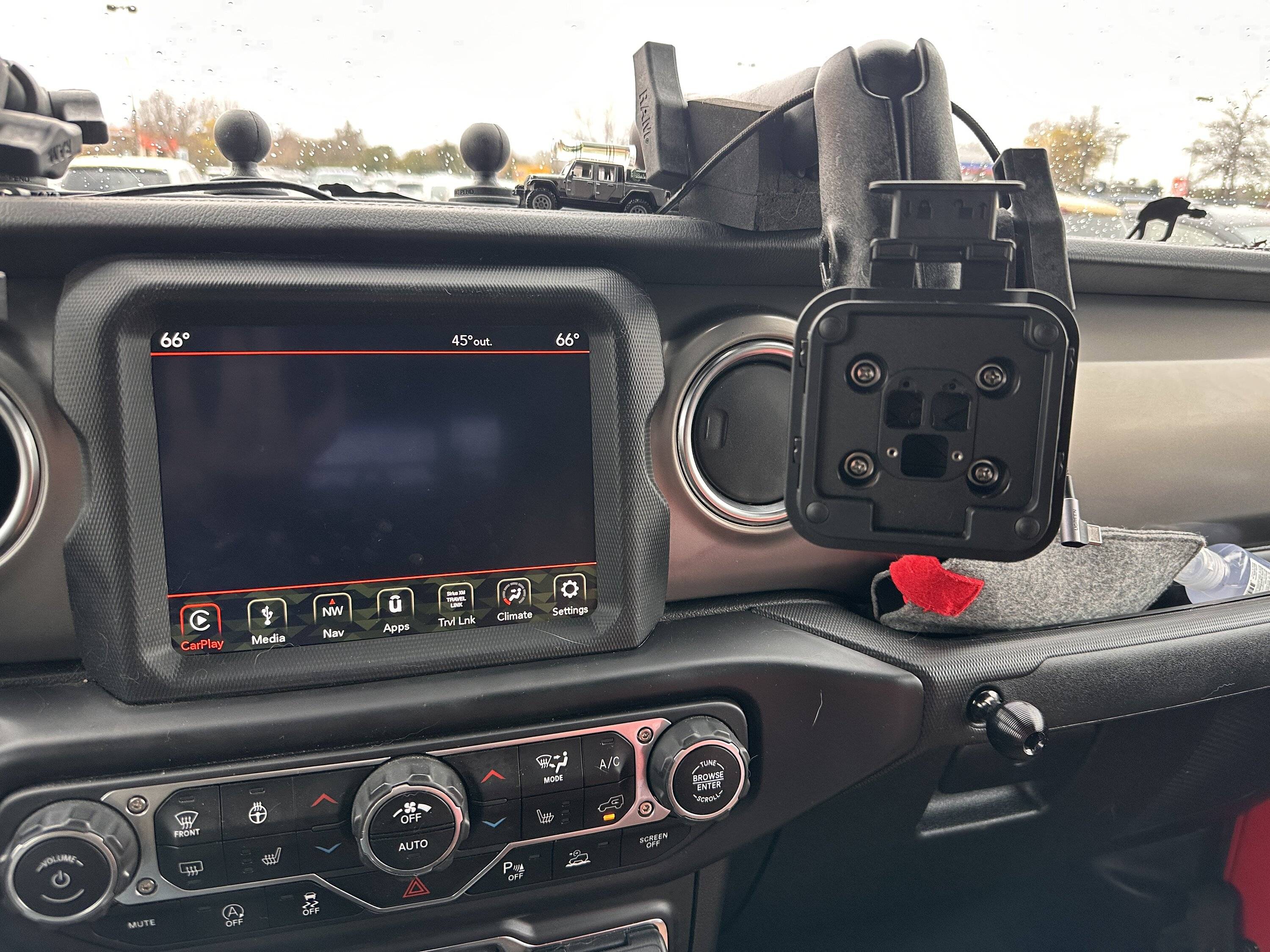 Jeep Gladiator Dash Mount - Bulletpoint, RAM Mount, Something Else? IMG_0921
