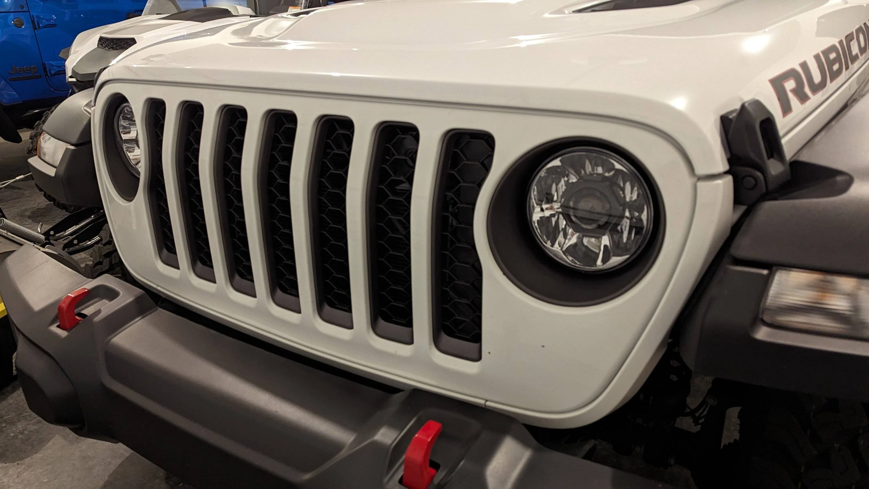 Jeep Gladiator Alaska Daily Drivers: Hydro Blue 80A and Bright White JTR PXL_20230916_053028105