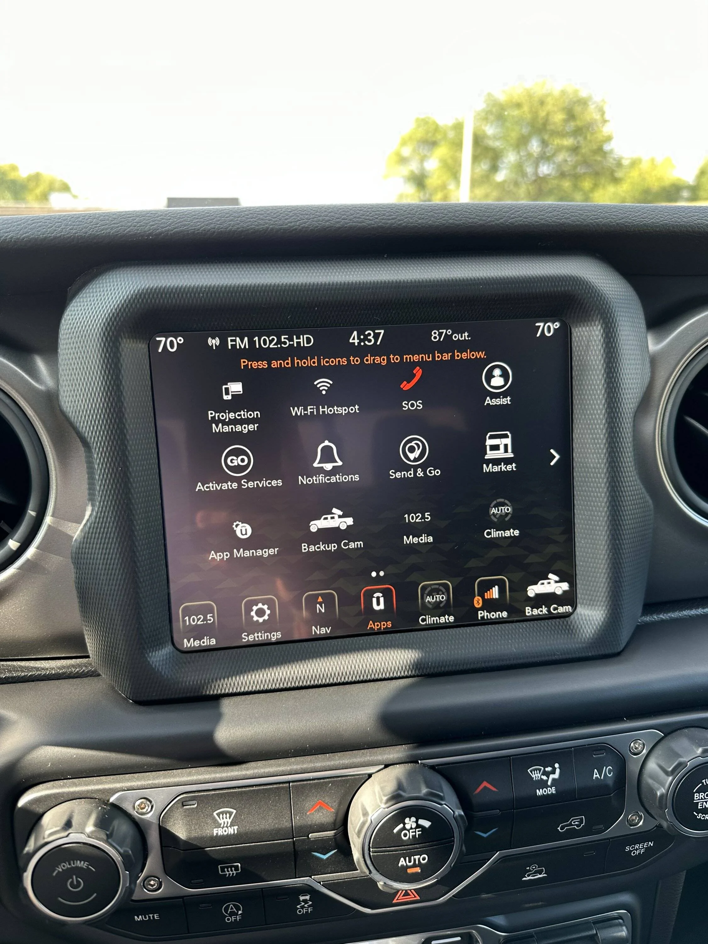 Jeep Gladiator For sale- 8.4 uconnect Model # 68472596AM IMG_0868