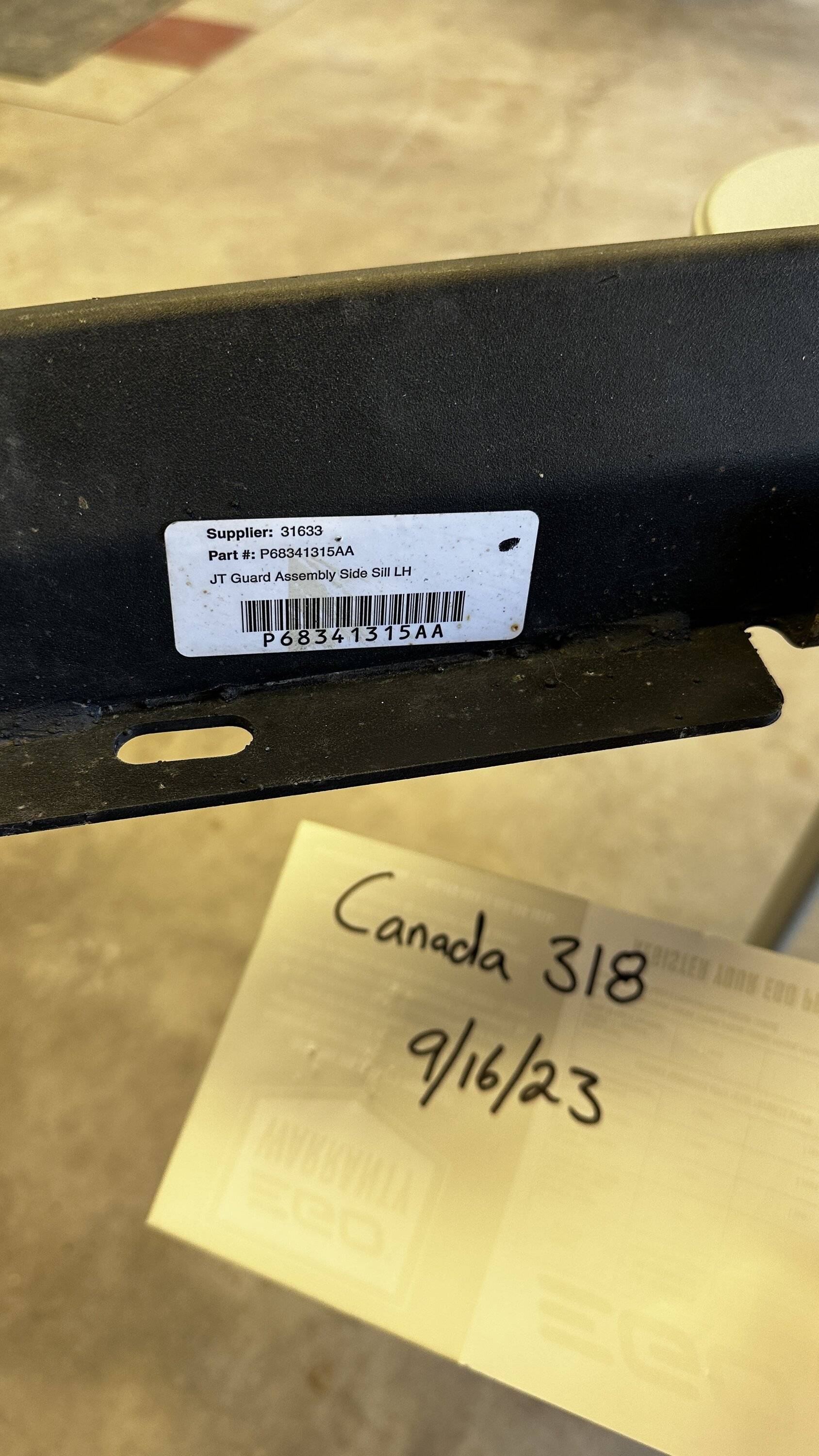 Jeep Gladiator Factory Rubicon Rock Rail $100 IMG_4542
