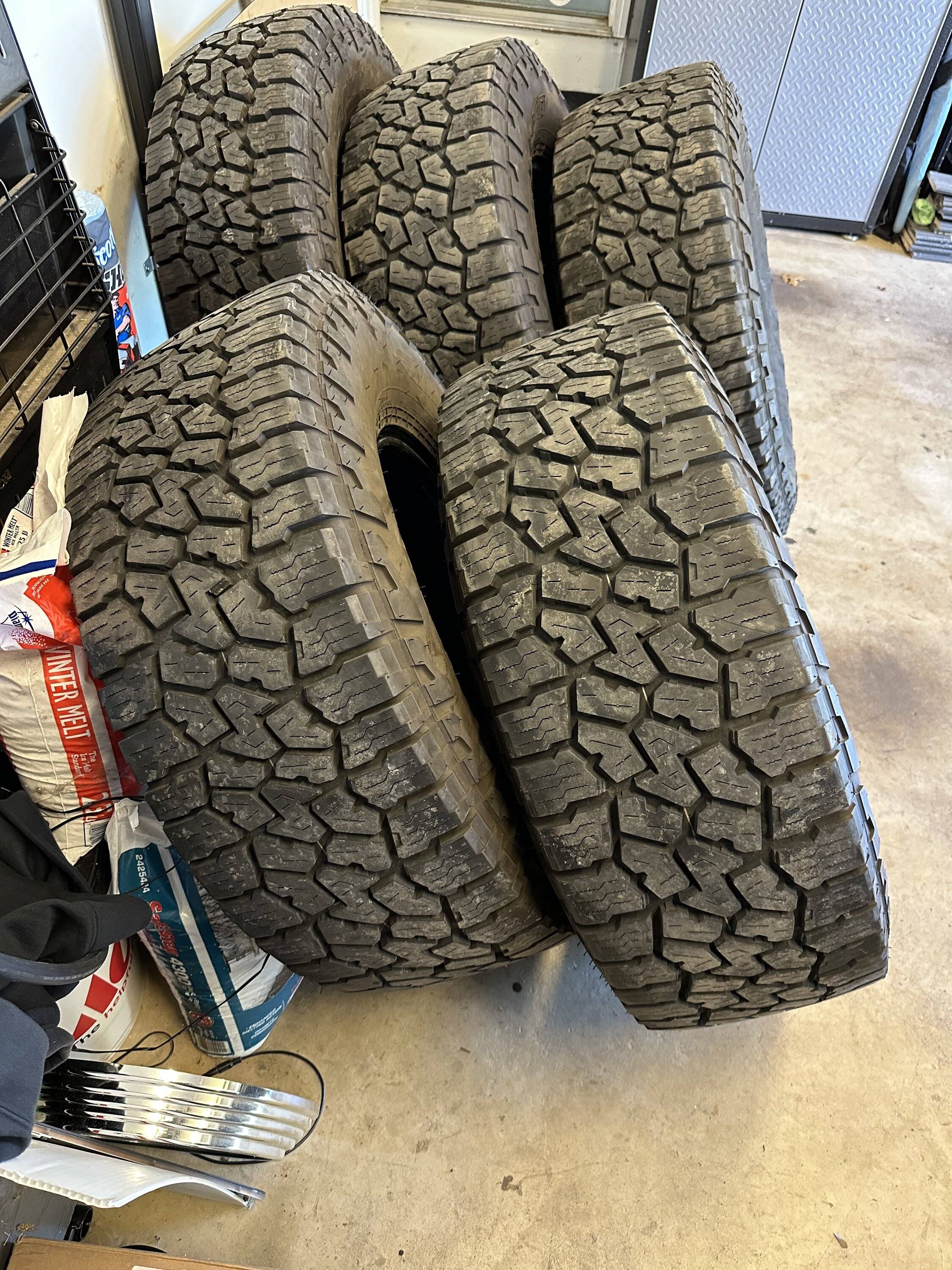 Jeep Gladiator Set of 5 Falken Wildpeak AT3W tires 35x12.50x17 IMG_0972