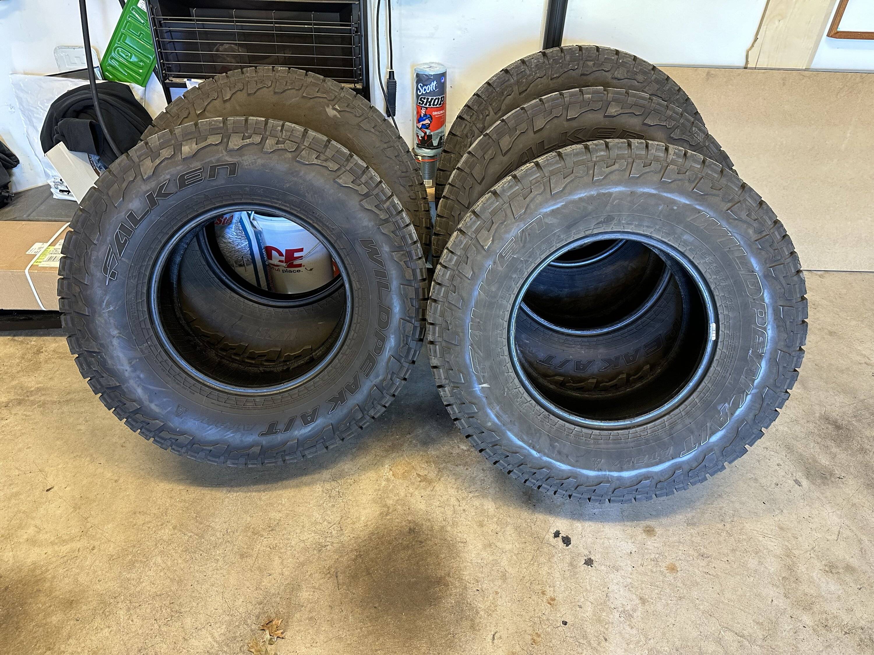 Jeep Gladiator Set of 5 Falken Wildpeak AT3W tires 35x12.50x17 IMG_0973