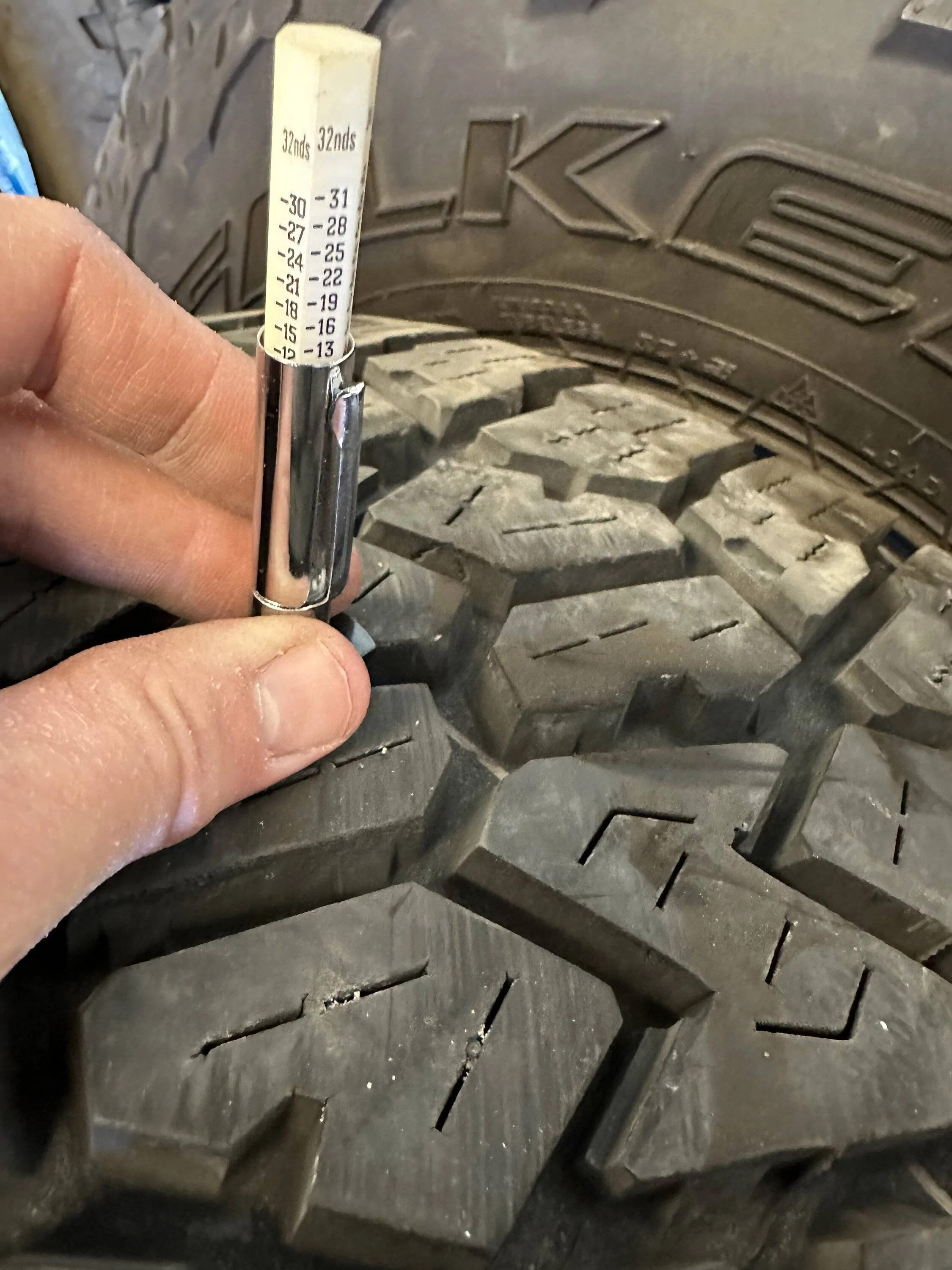 Jeep Gladiator Set of 5 Falken Wildpeak AT3W tires 35x12.50x17 IMG_0977