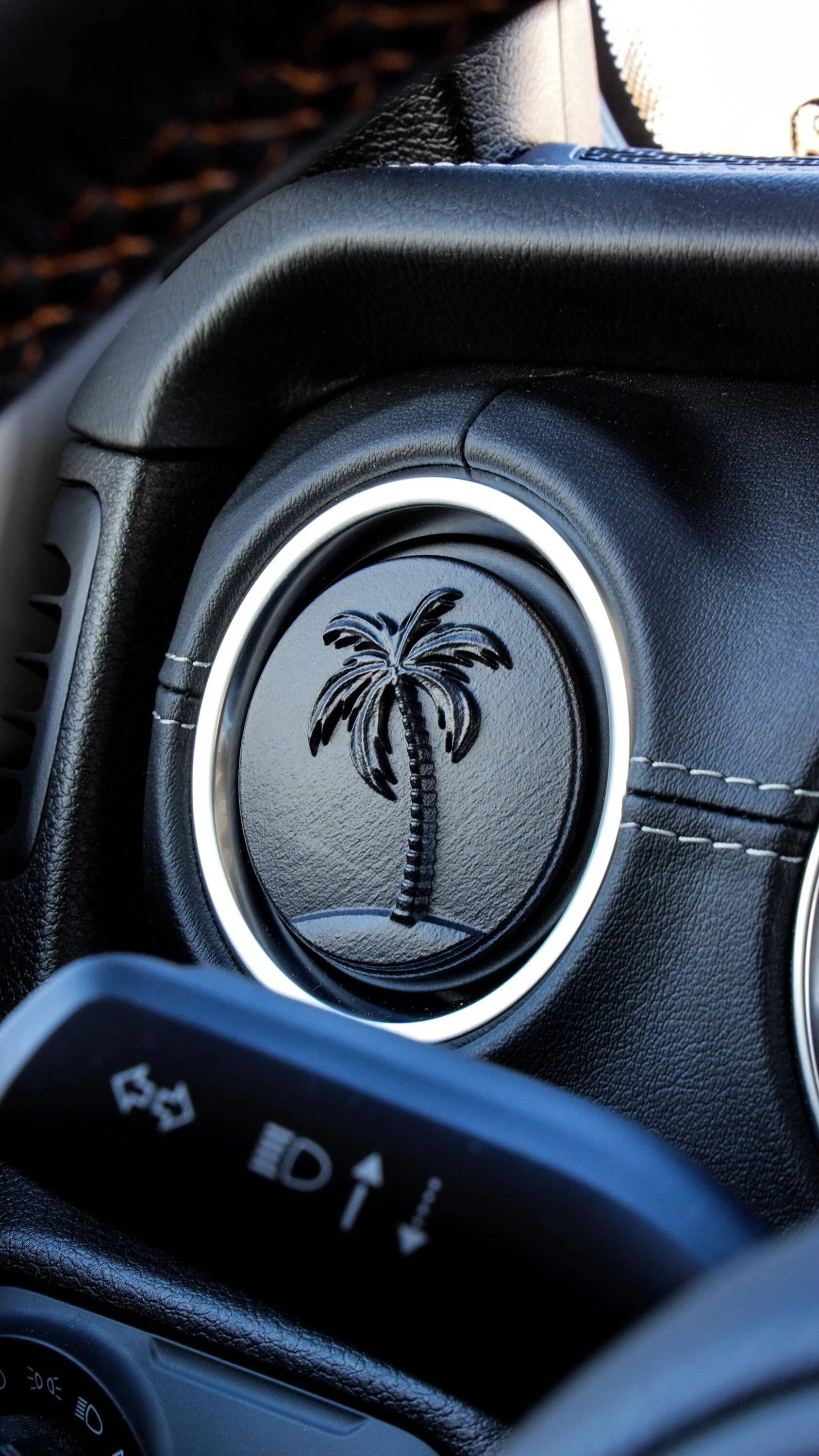 Jeep Gladiator ? ? BADGE Decor- Gladiator ? ? palm