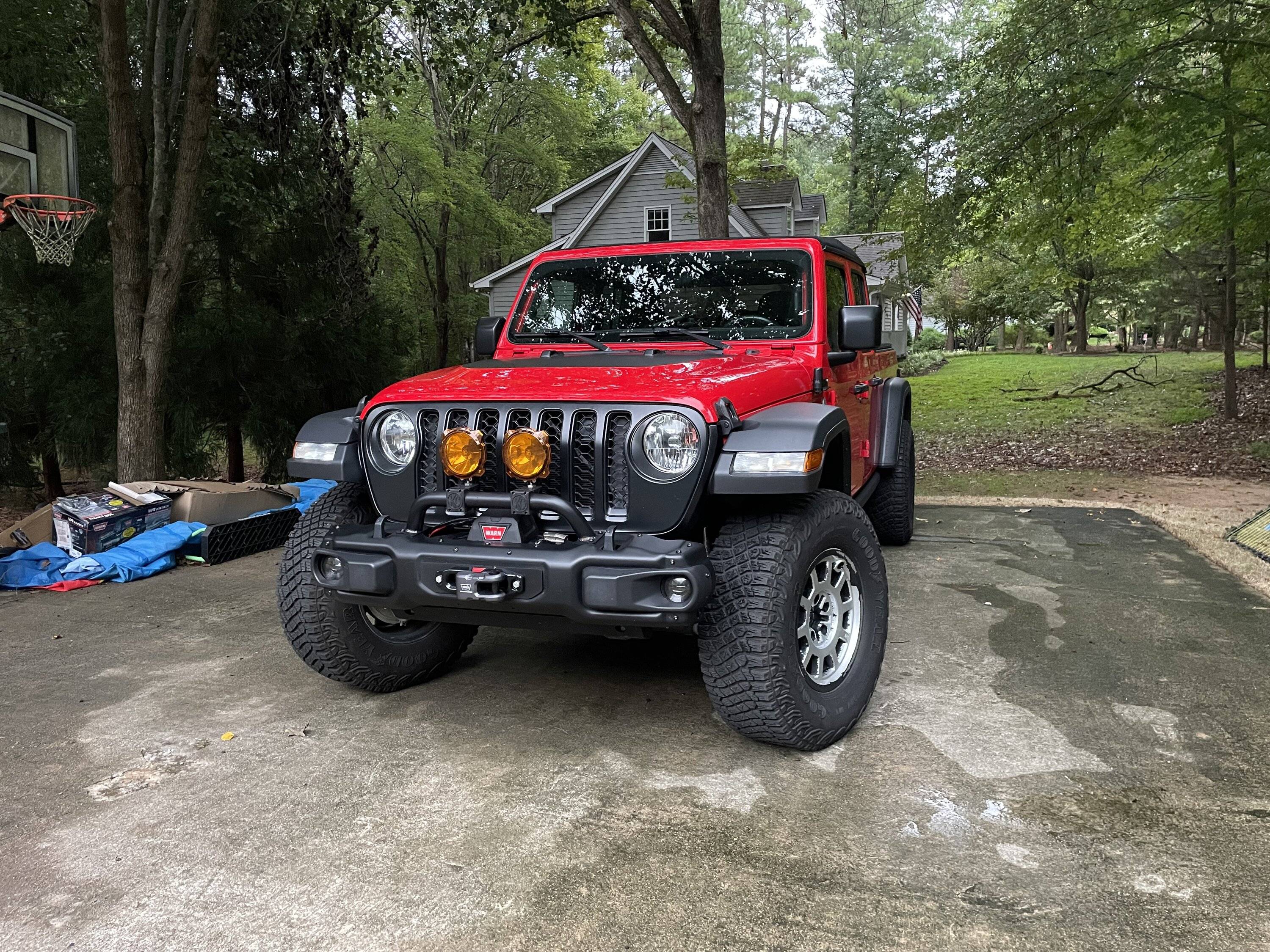 Jeep Gladiator Black is played out, let's see some colored rims IMG_8492