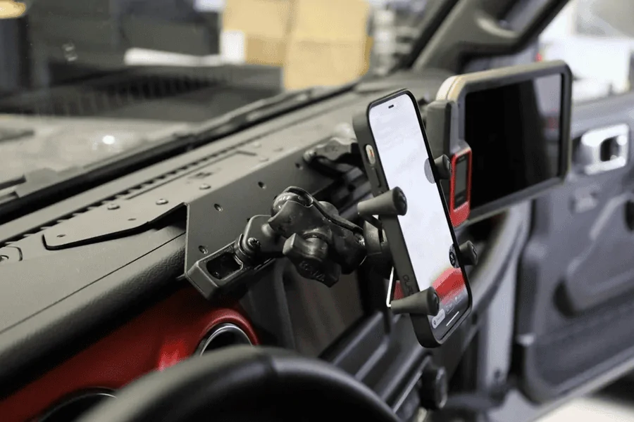 Jeep Gladiator Dash Mount - Bulletpoint, RAM Mount, Something Else? 1695046091337