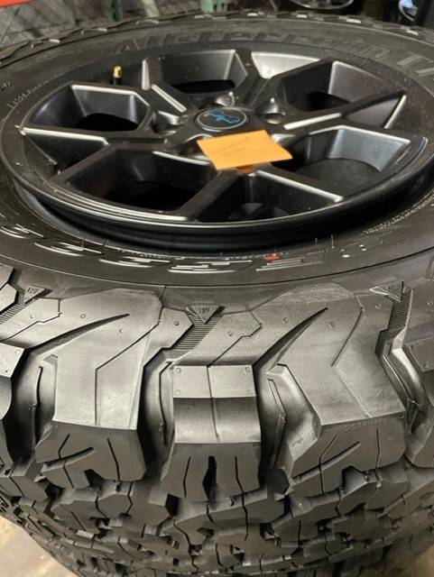 Jeep Gladiator 2024 Wrangler Willys Wheels/Tires w/285/70R17 BFG KO2's - New WILLYS2