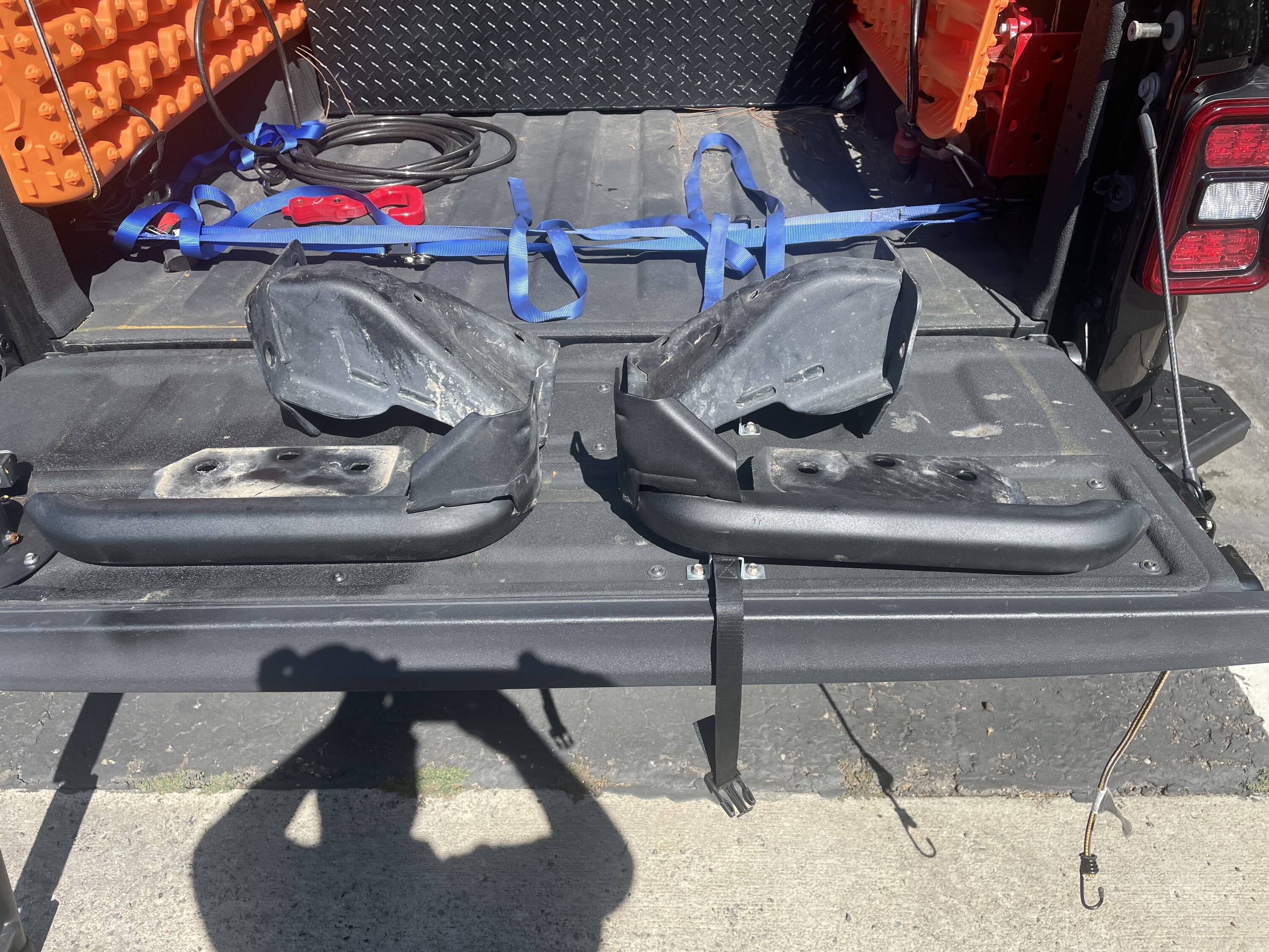 Jeep Gladiator Selling Rubicon Bed rock rails IMG_0760