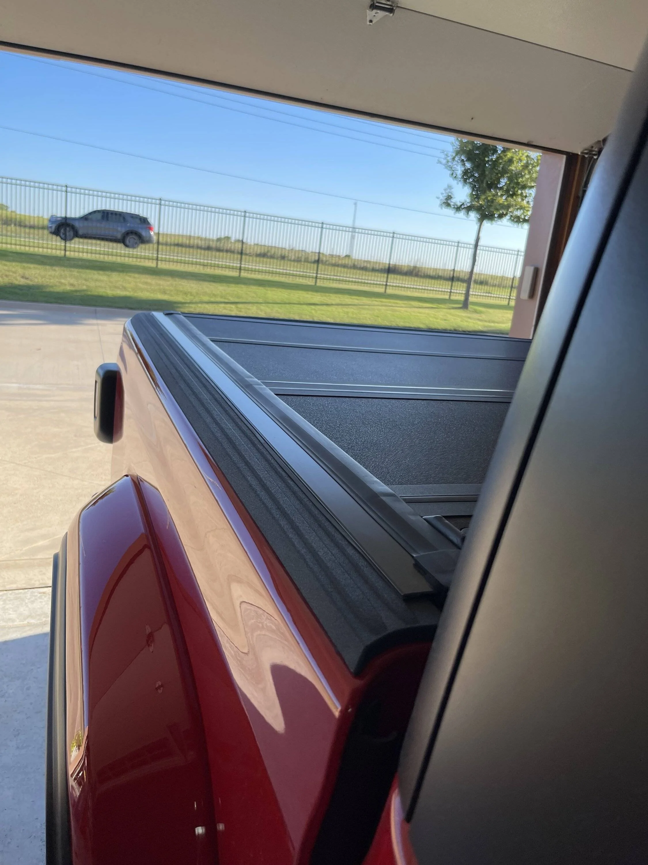 Jeep Gladiator Hail dented BAKFLIP MX4 TONNEAU COVER IMG_5108