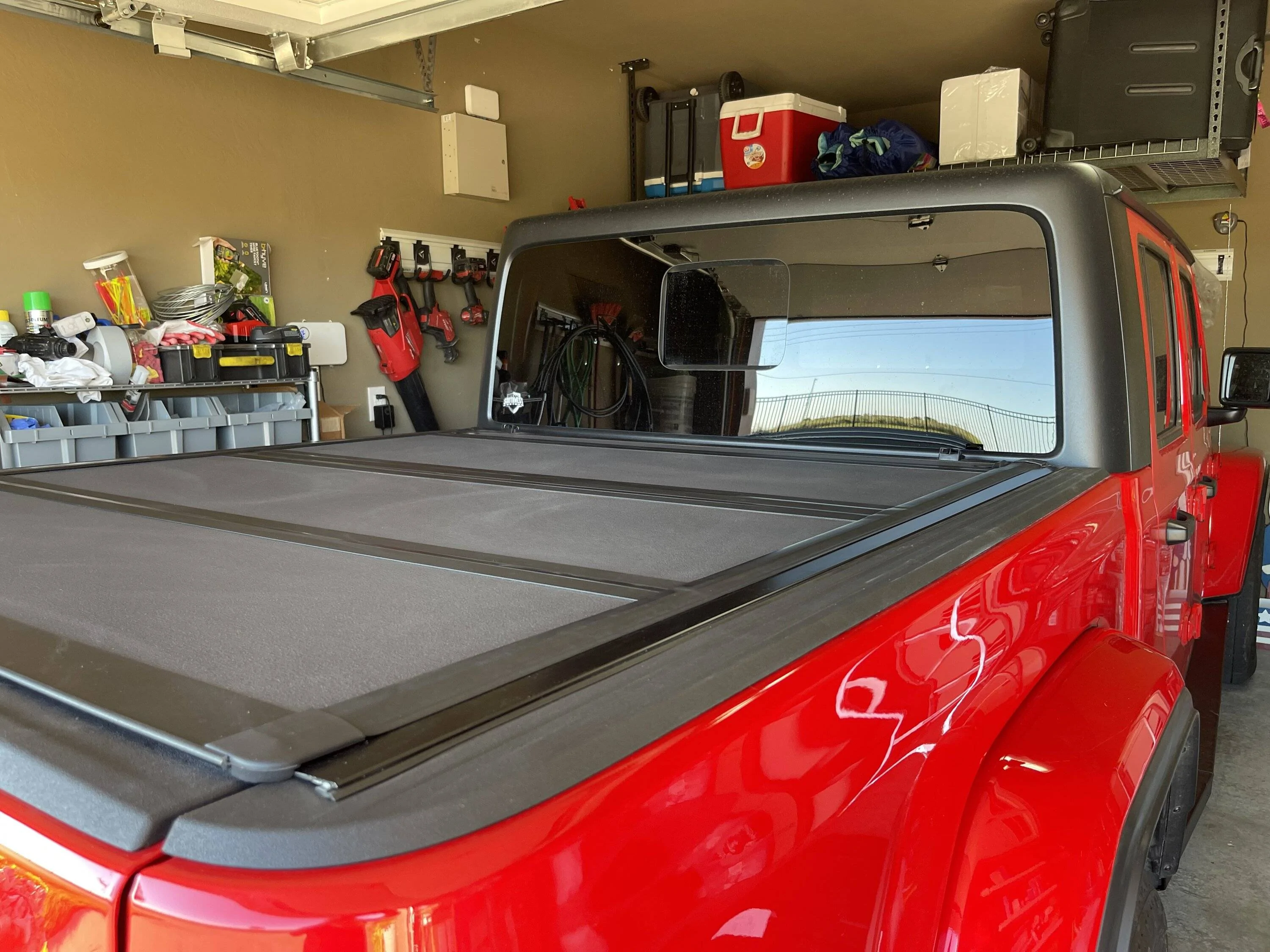 Jeep Gladiator Hail dented BAKFLIP MX4 TONNEAU COVER IMG_5112