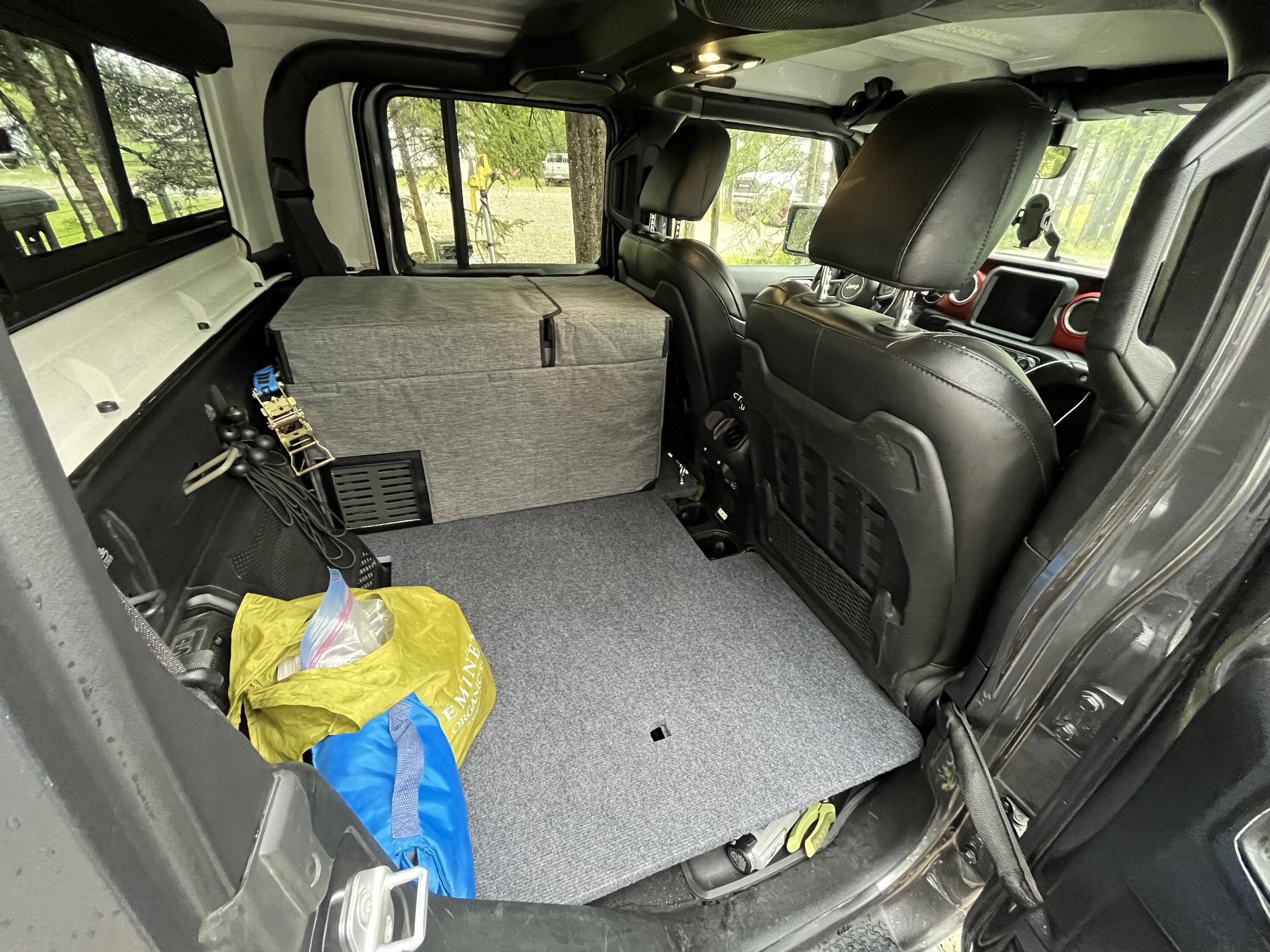 Jeep Gladiator Recommendations on a backseat dog hammock IMG_1534