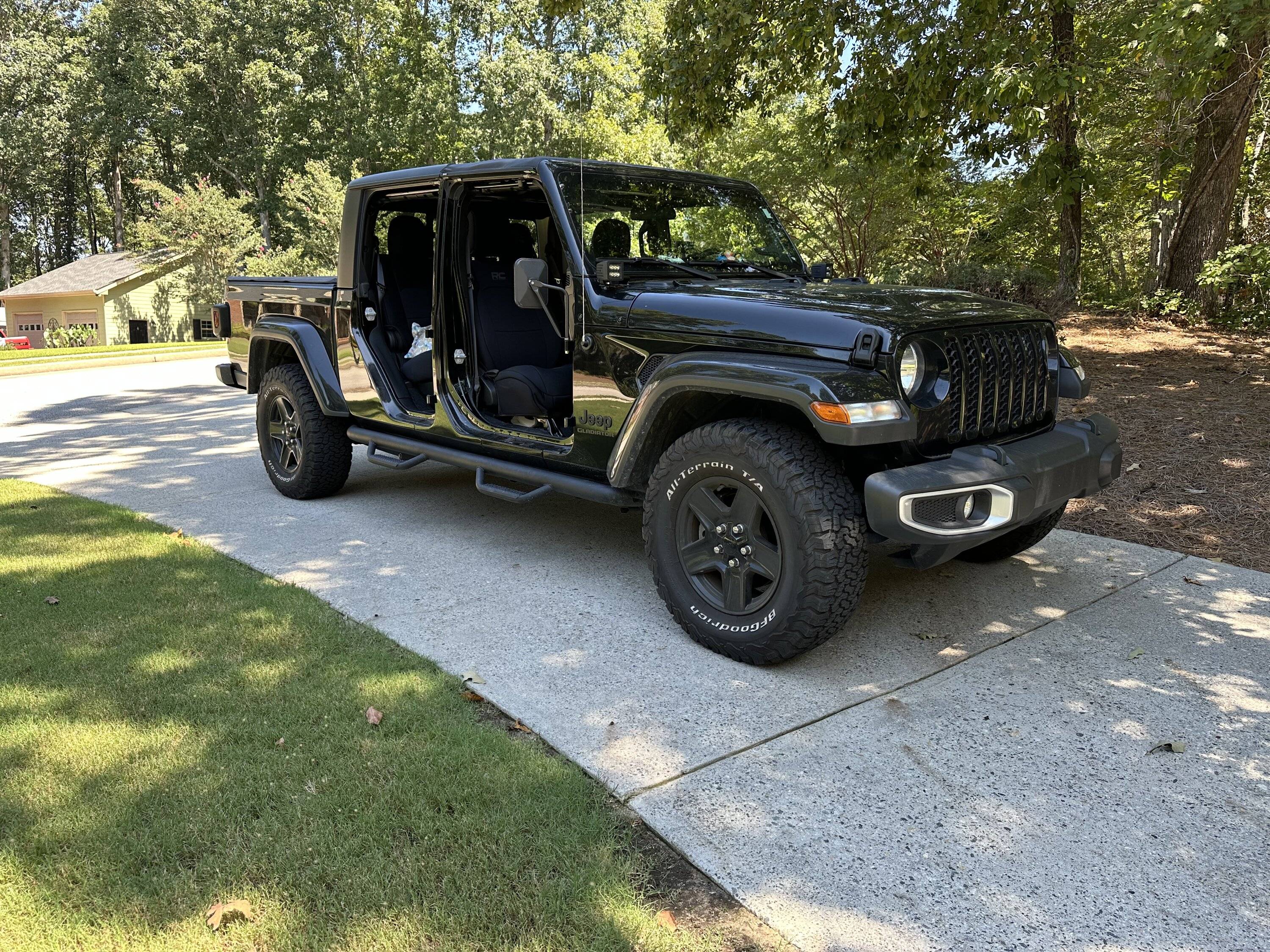 Jeep Gladiator Possibility of an APR incentive soon? IMG_1155