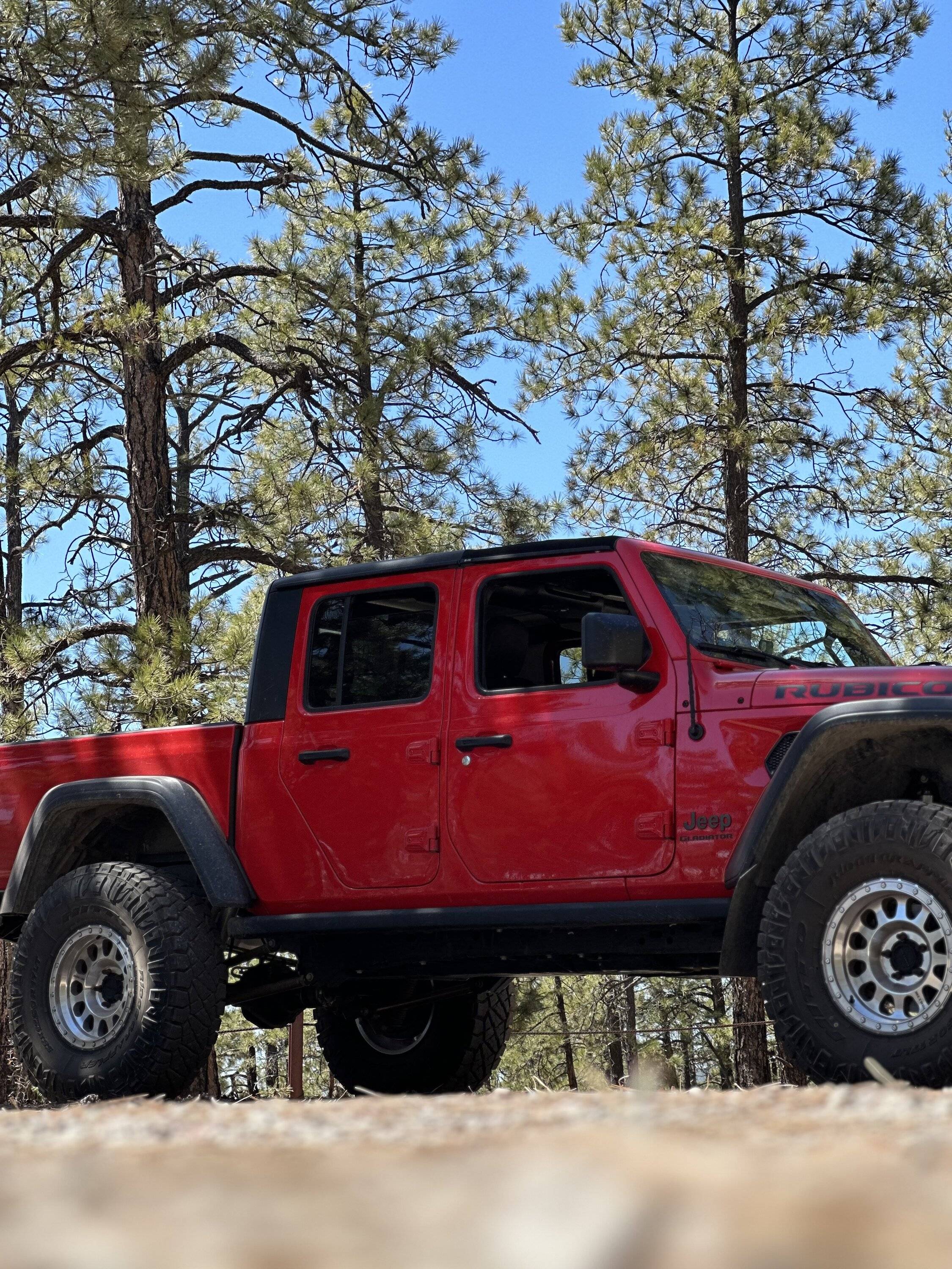 Jeep Gladiator Black is played out, let's see some colored rims IMG_2381.JPG
