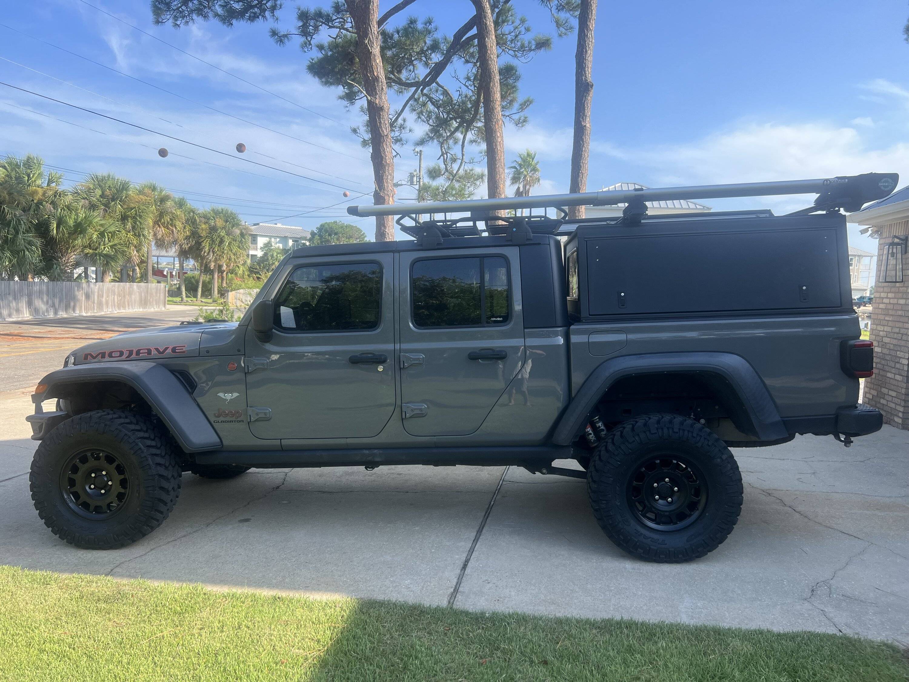 Jeep Gladiator 2 roof racks? IMG_3810
