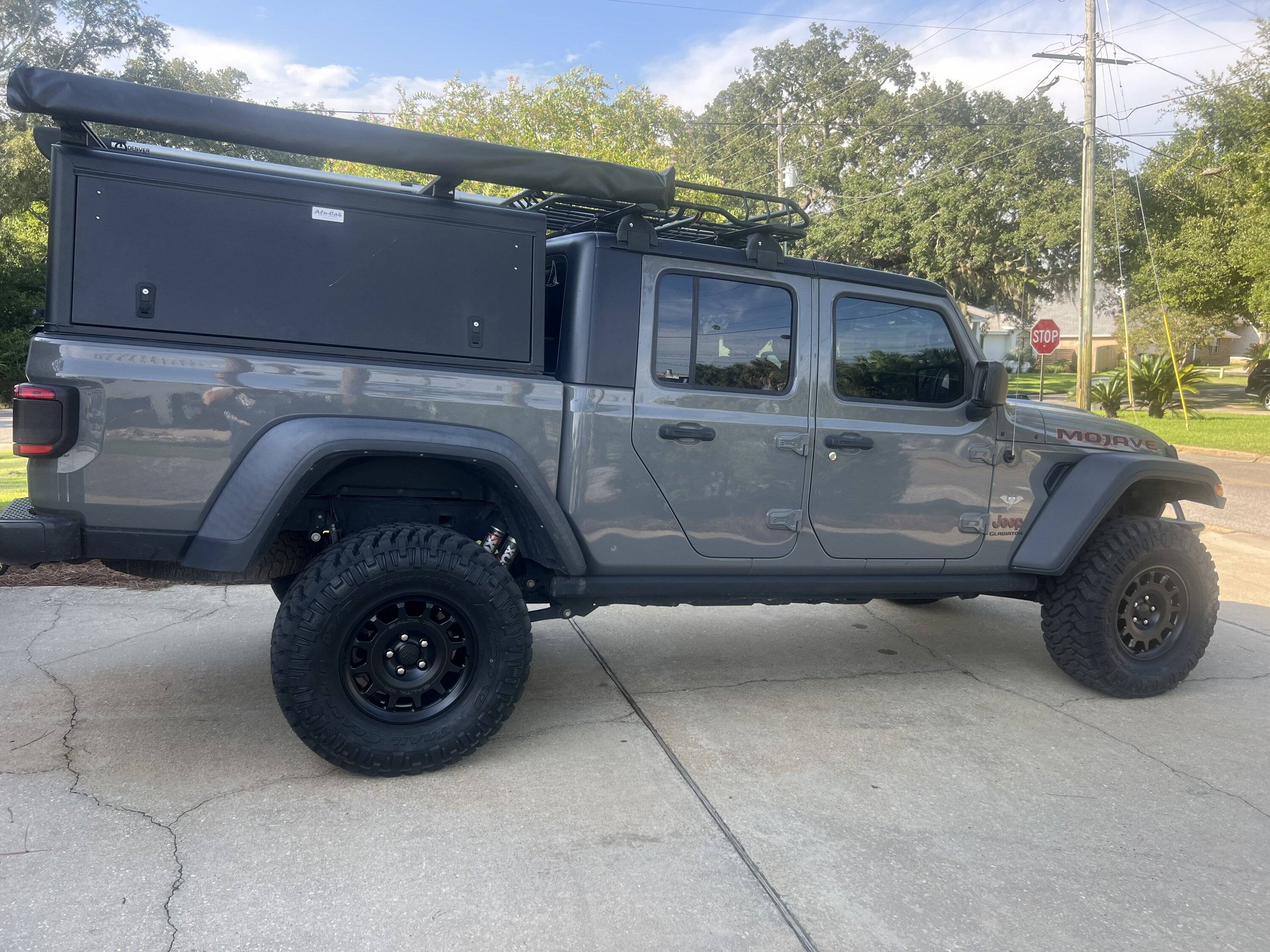 Jeep Gladiator 2 roof racks? IMG_3811